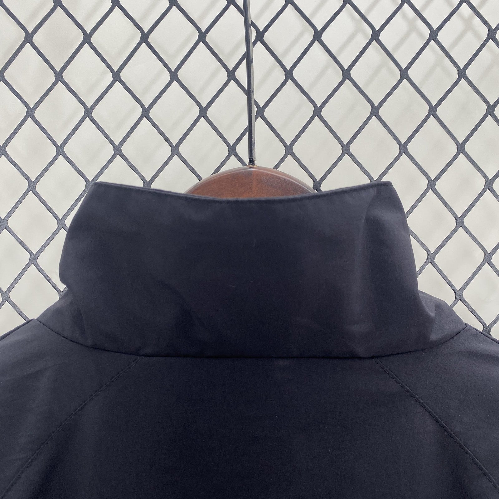 24 25 M U Windbreaker 2