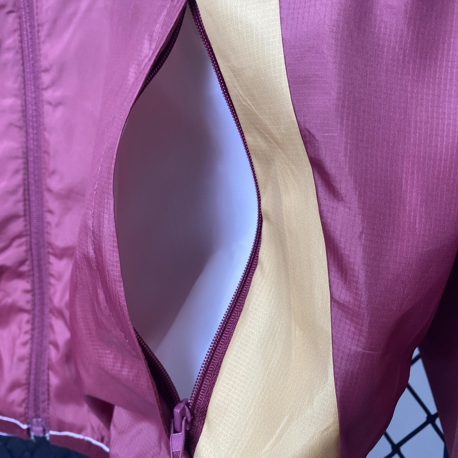 24 25 Roma Windbreaker