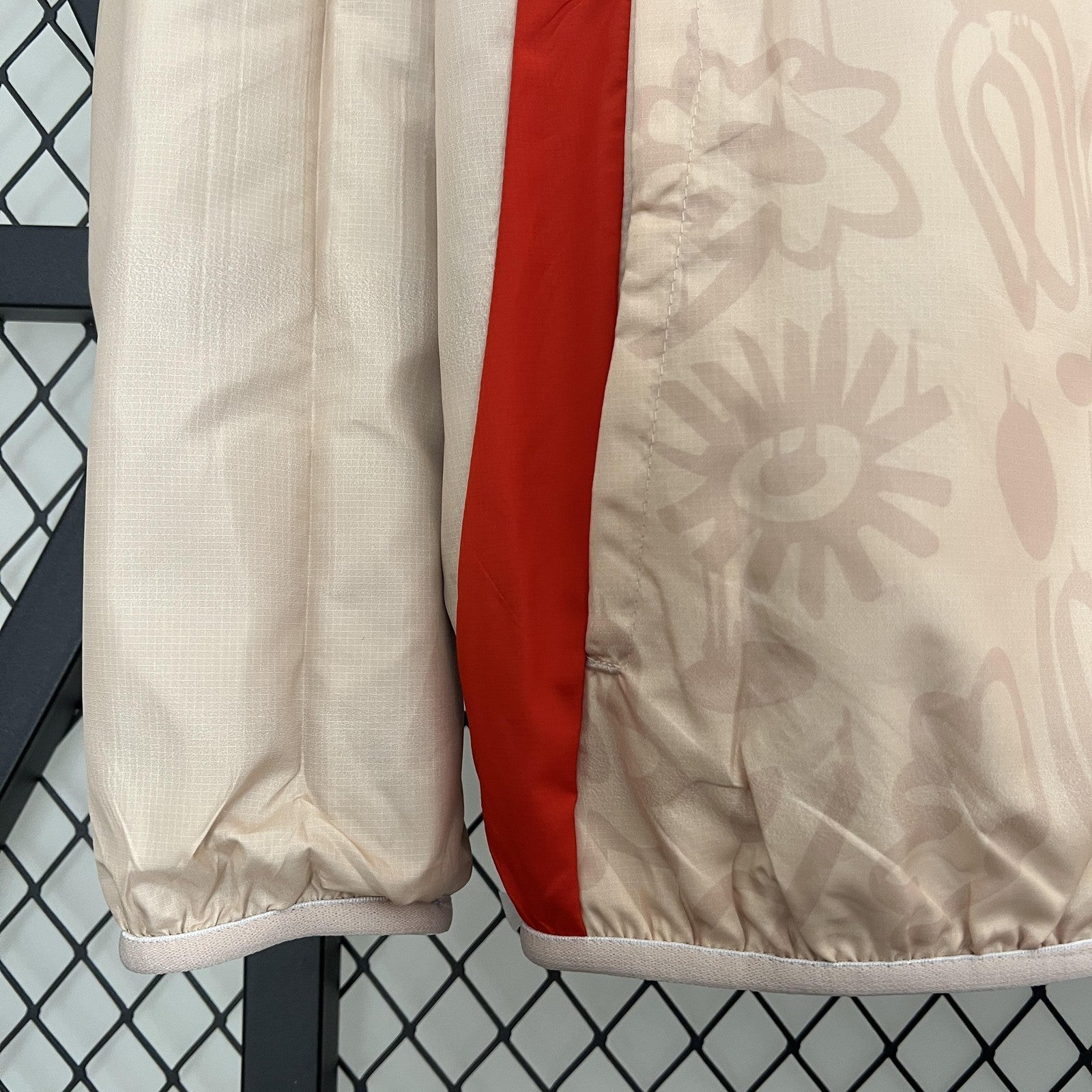 24 25 M U Trench Coat Reversible