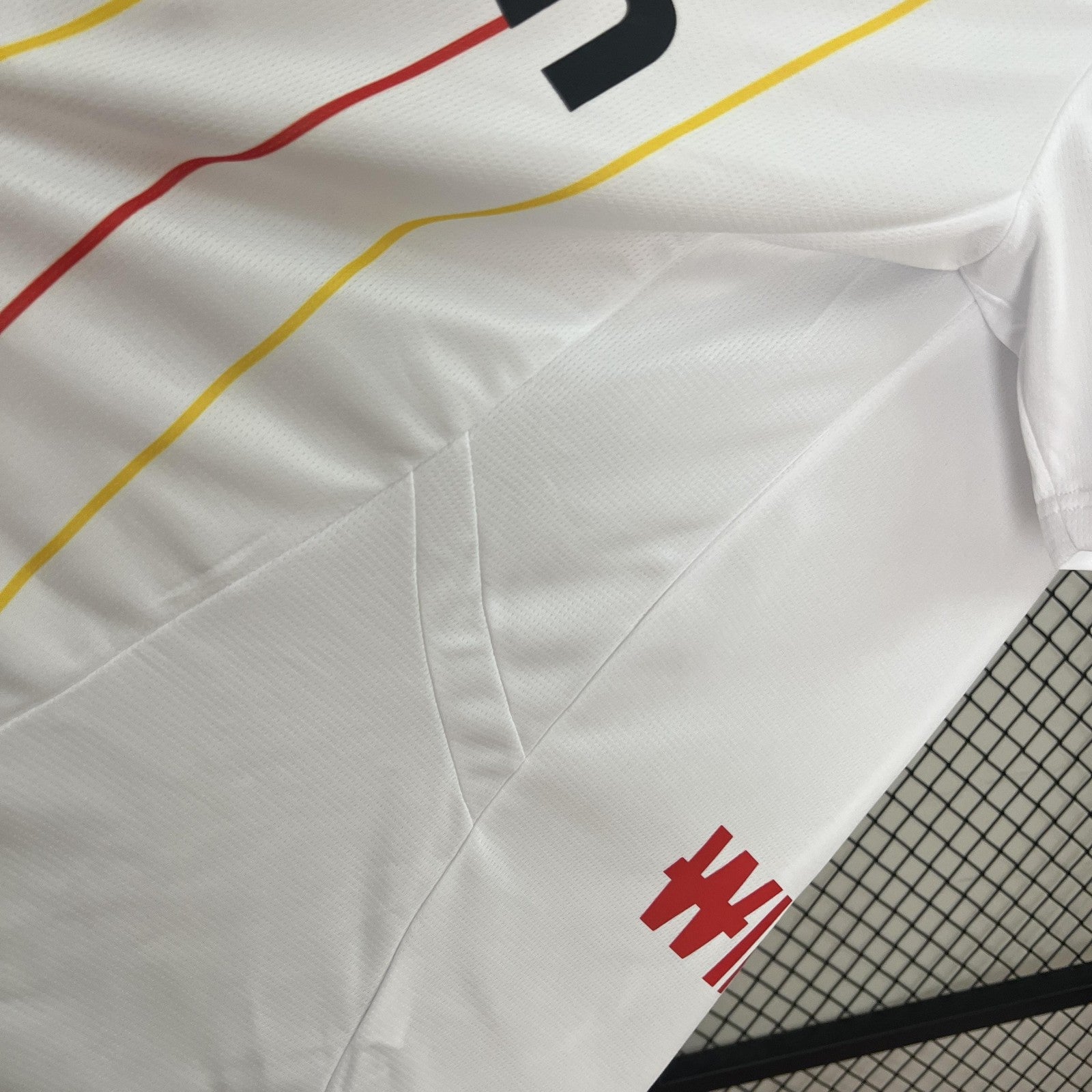 24 25 Lens Third Away