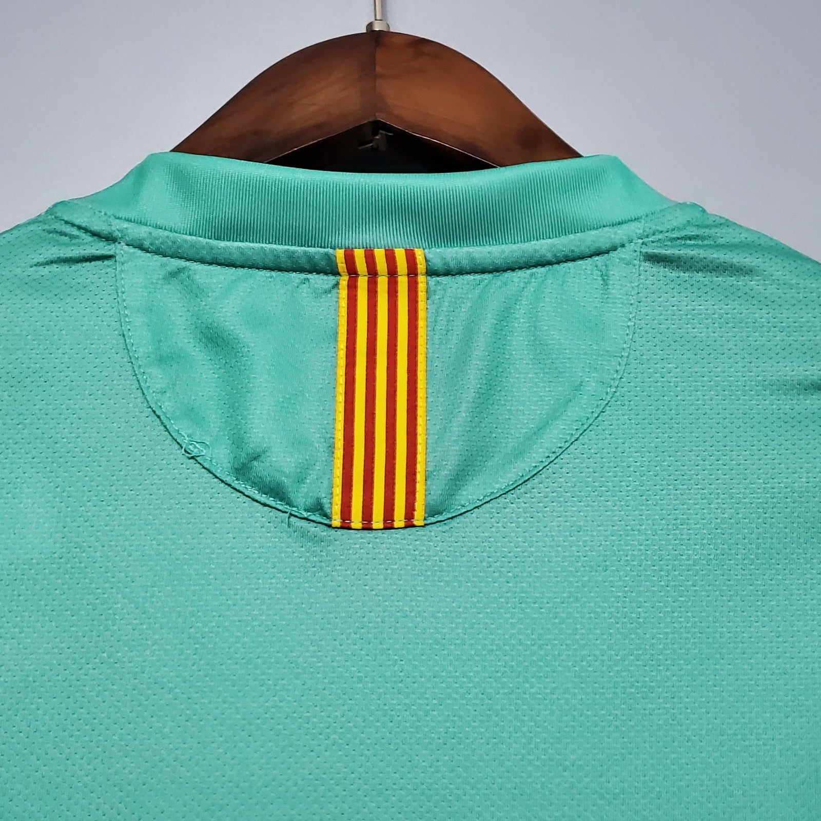 Retro Barcelona 10 11 Away