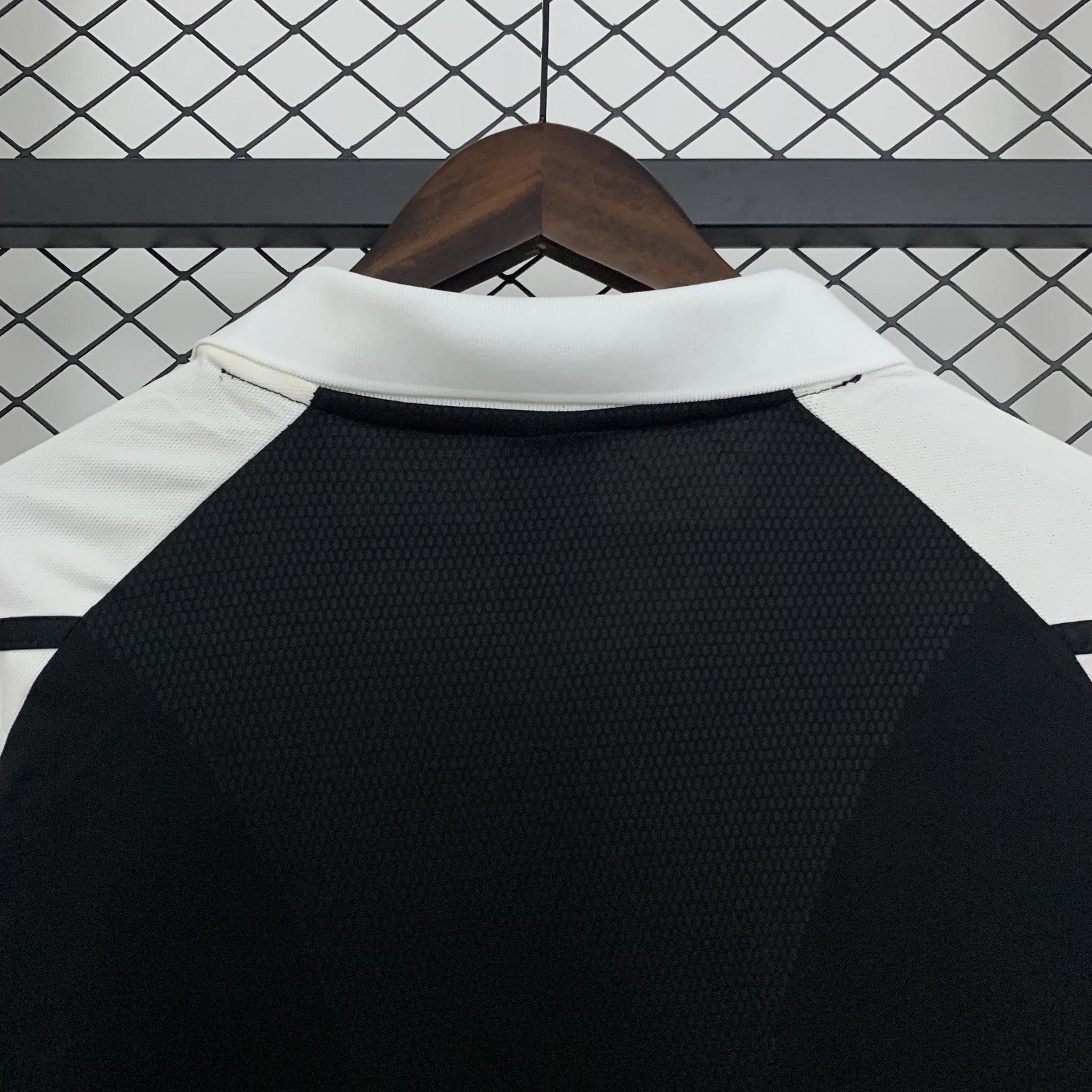 Retro Real Madrid 01 02 Away