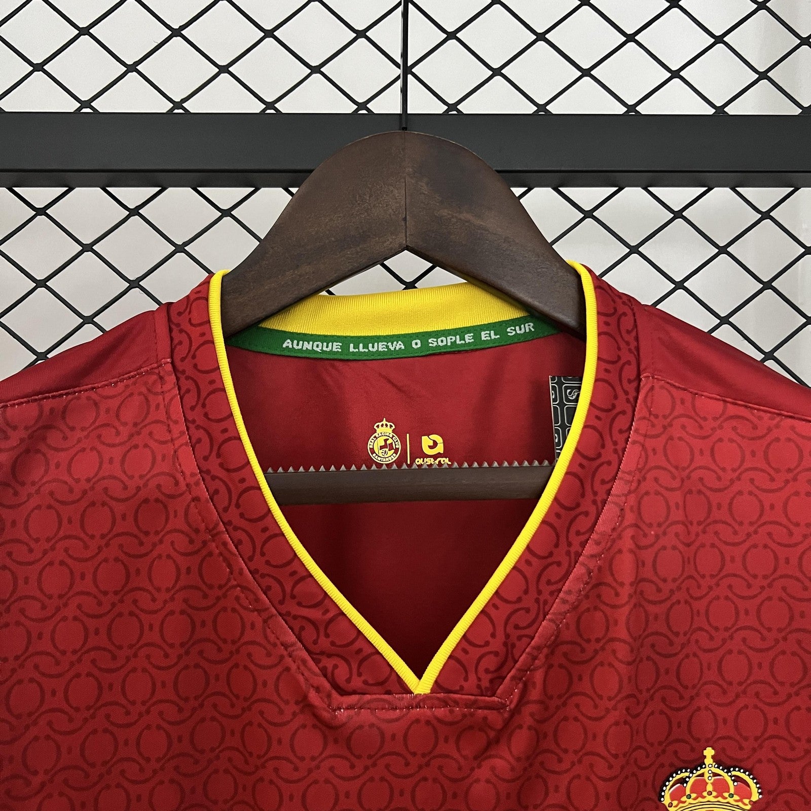 24 25 Santander Away