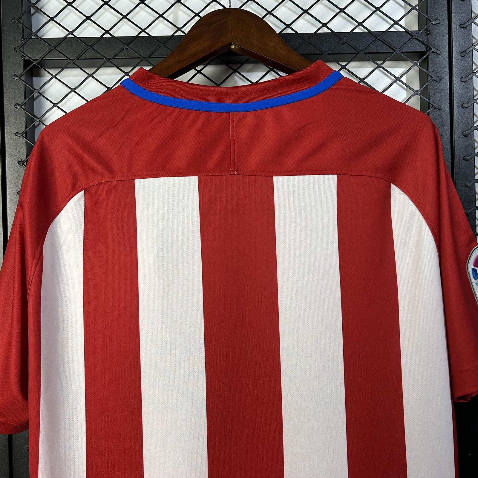 Retro 16 17 Atletico Madrid Home