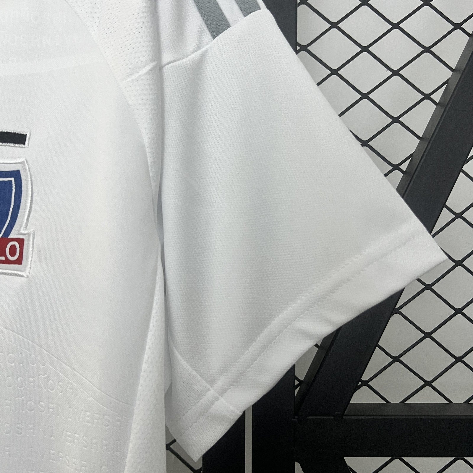 25 26 Colo Colo Home 2