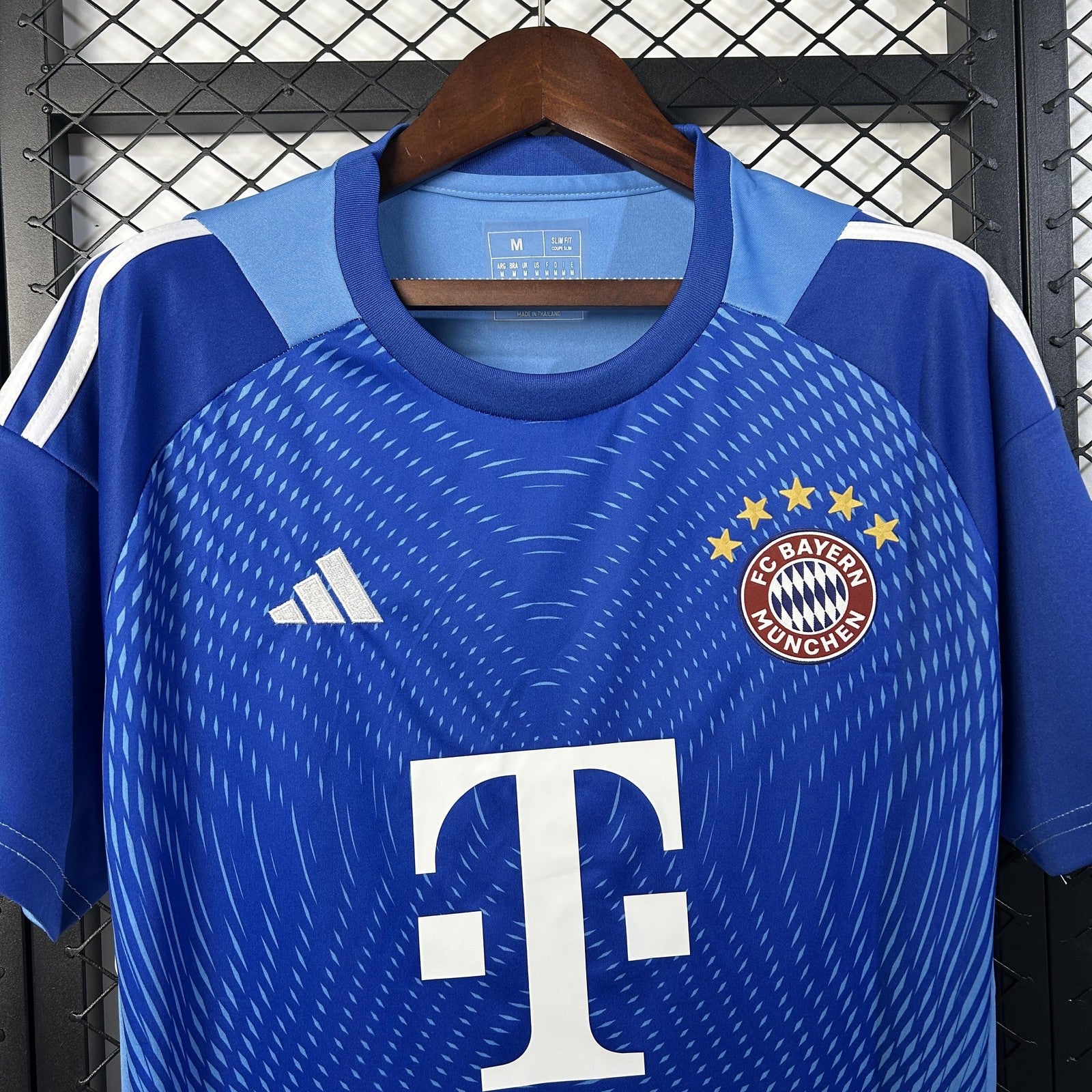 25 26 Bayern Munich Goalkeeper