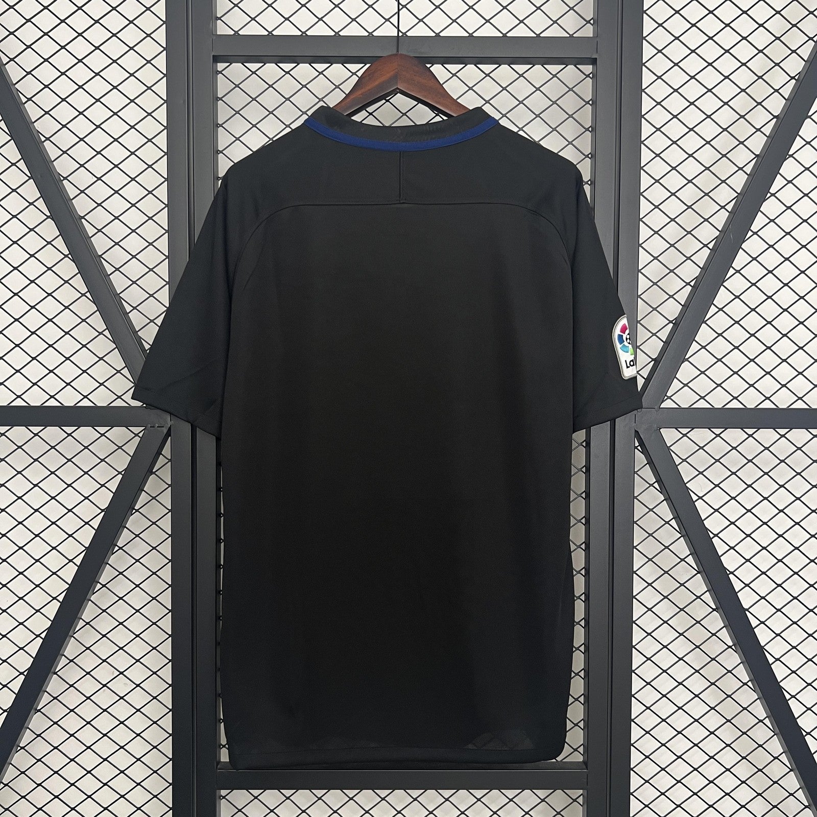 Retro Atletico Madrid 16 17 Away