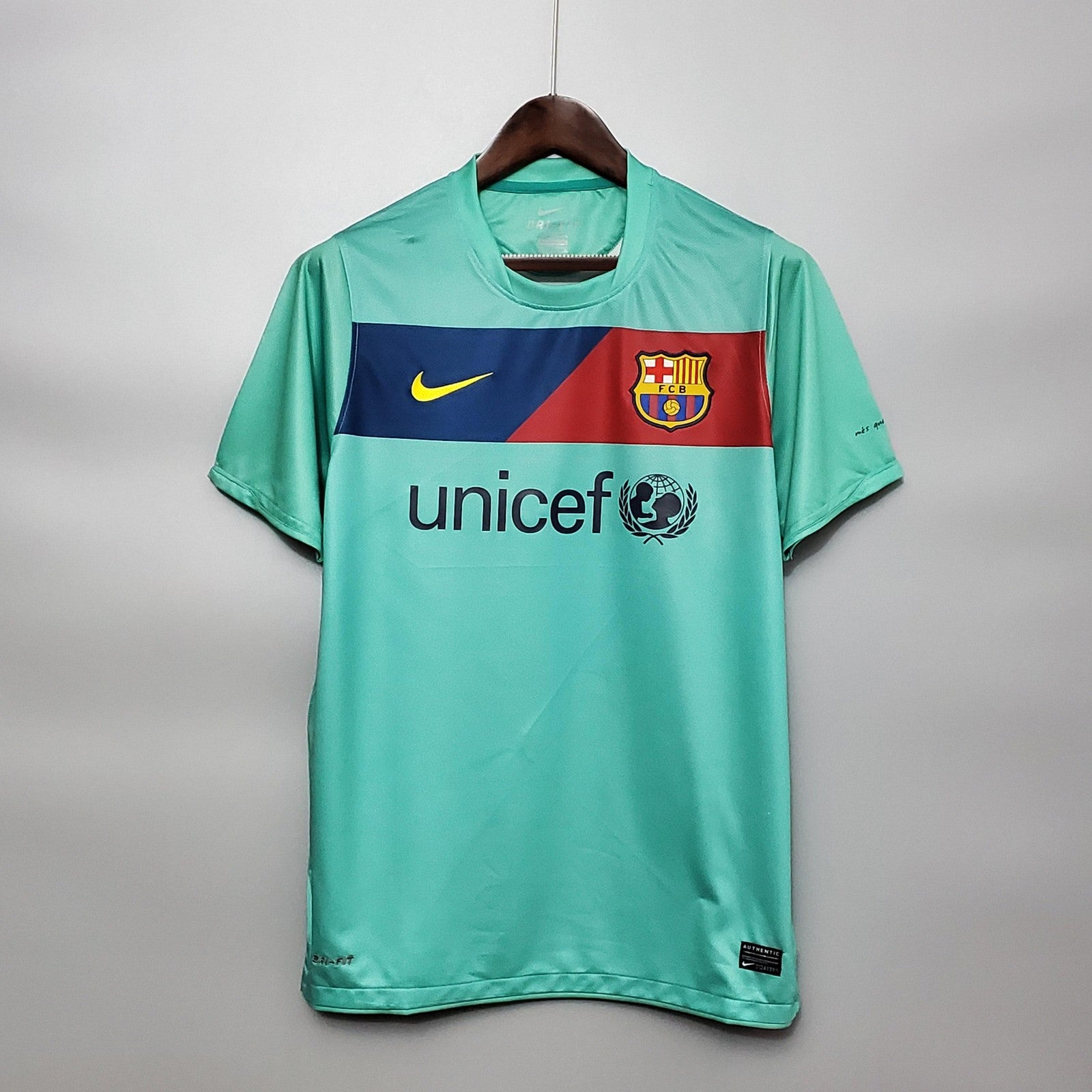 Retro Barcelona 10 11 Away