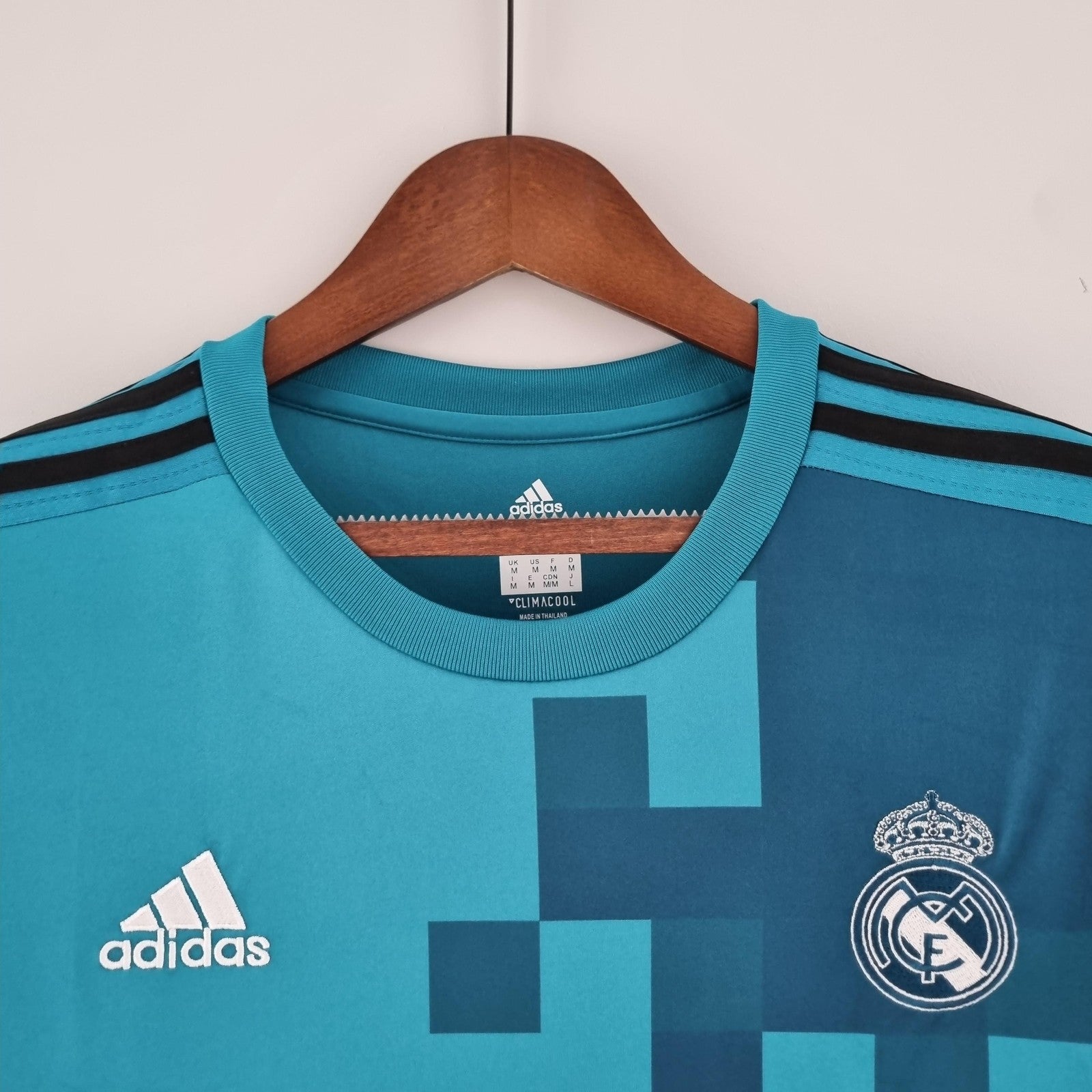 Retro Real Madrid 17 18 Long Sleeve Third Away