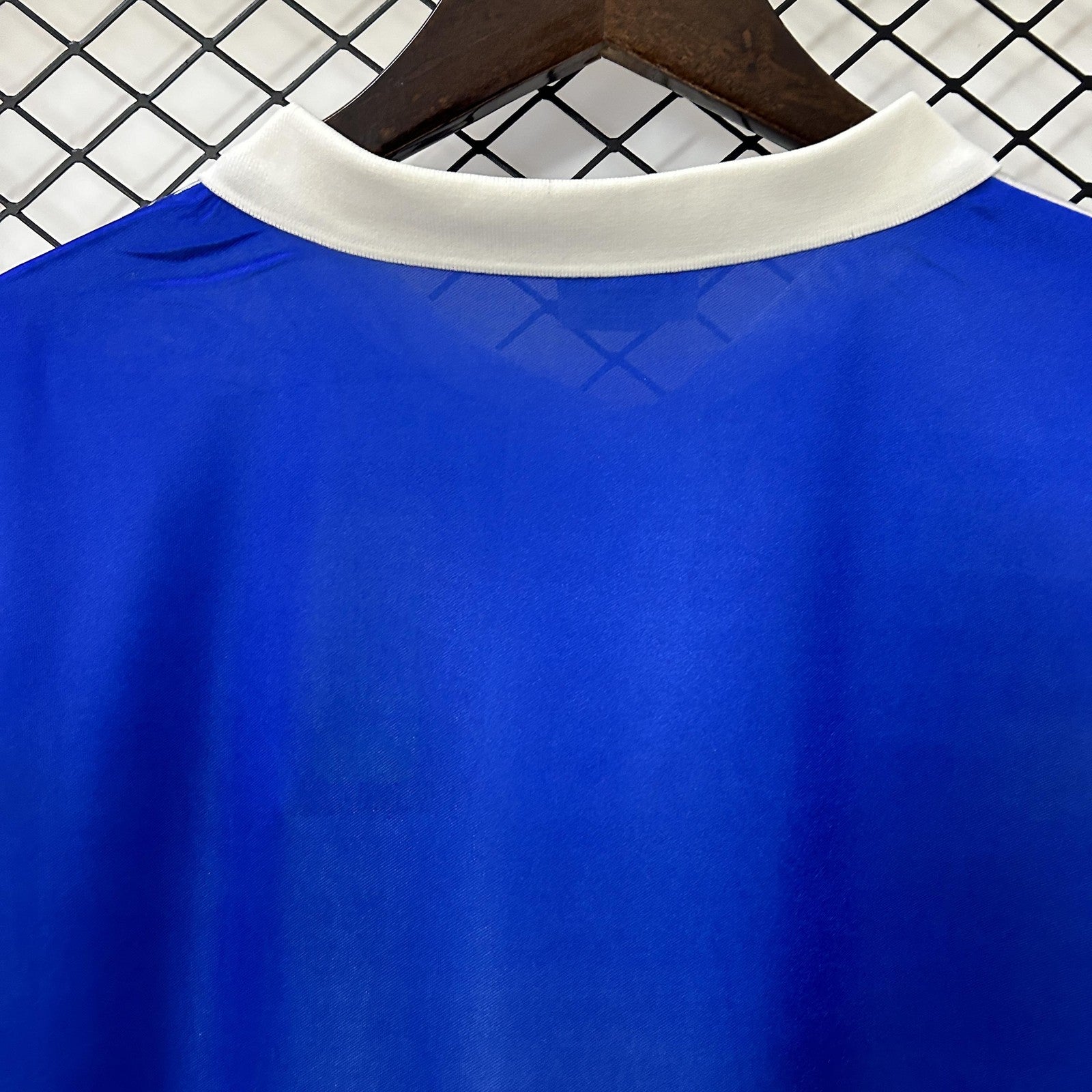 Retro Fernandez Away