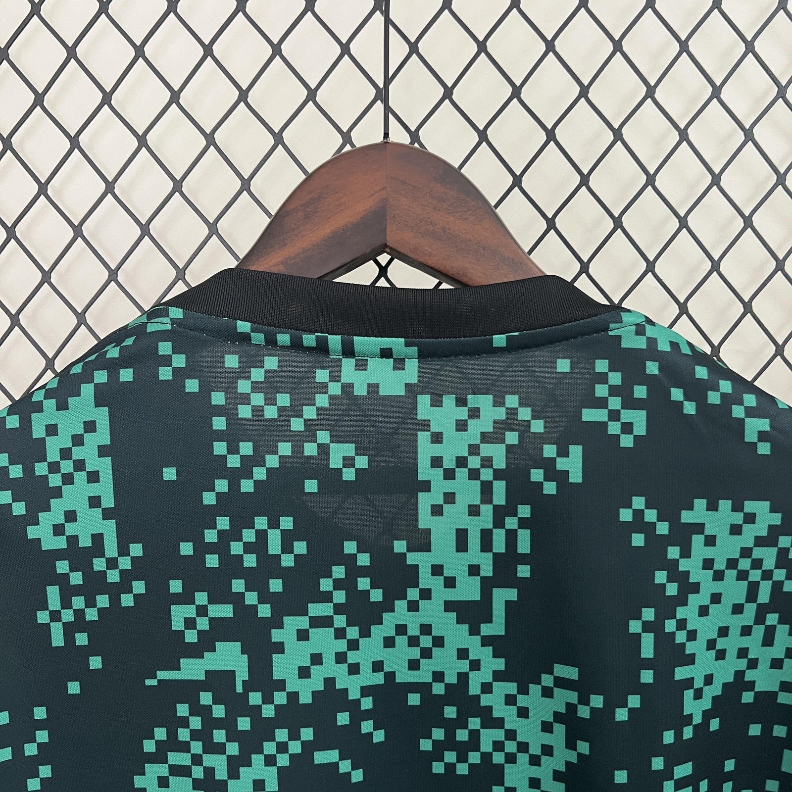 24 25 Sporting Lisbon Training Jersey