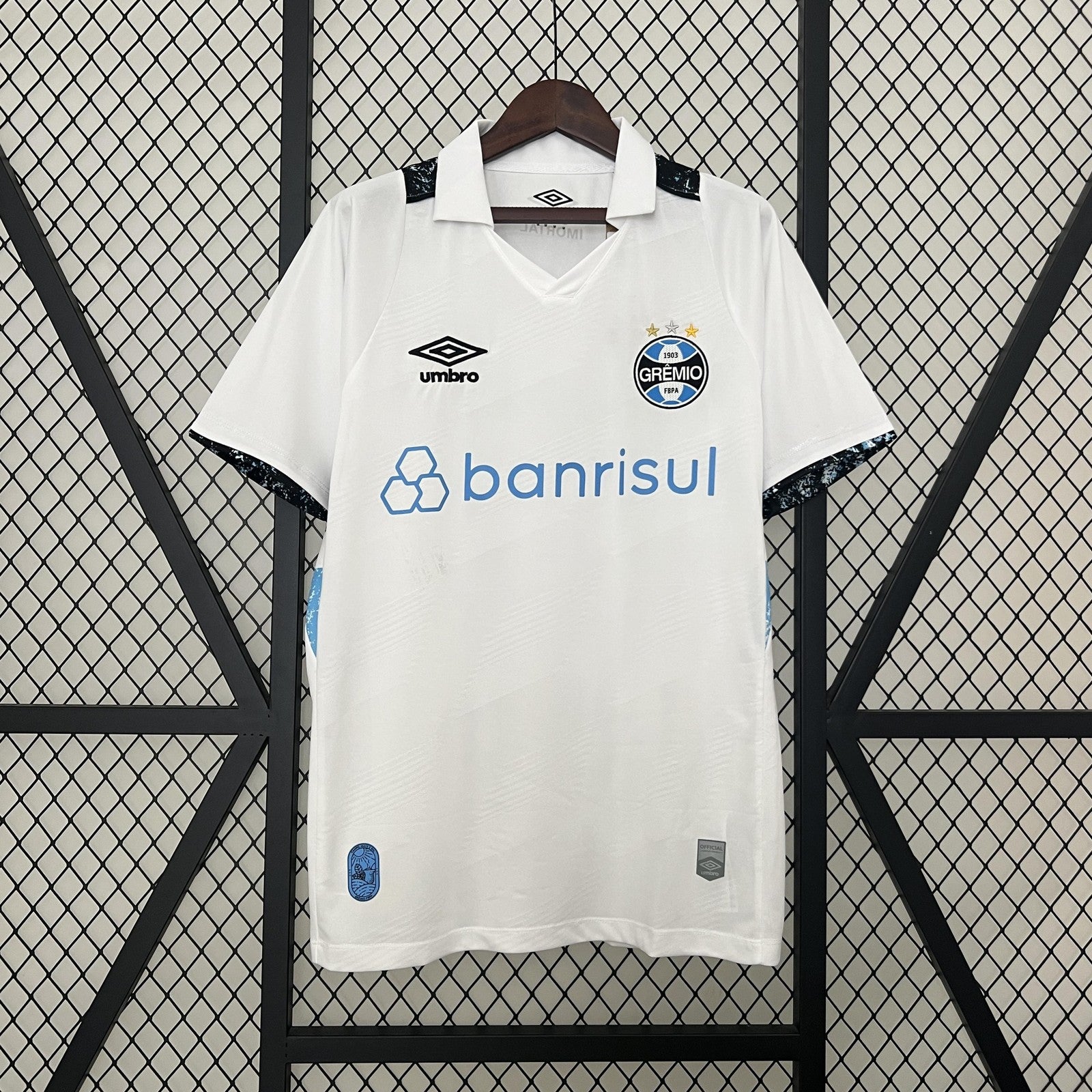 24 25 Gremio Away