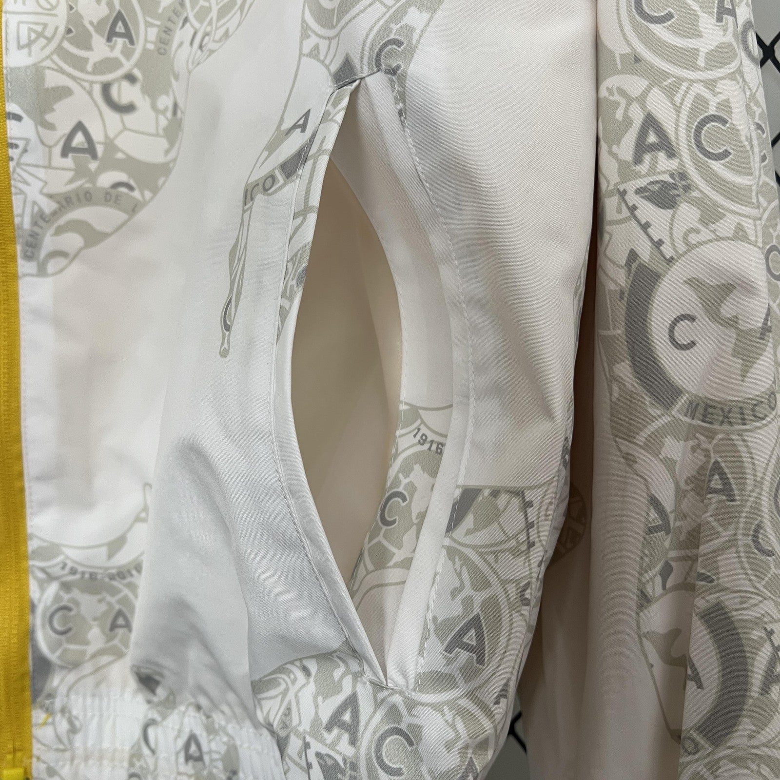 24 25 Americas Team Trench Coat Reversible