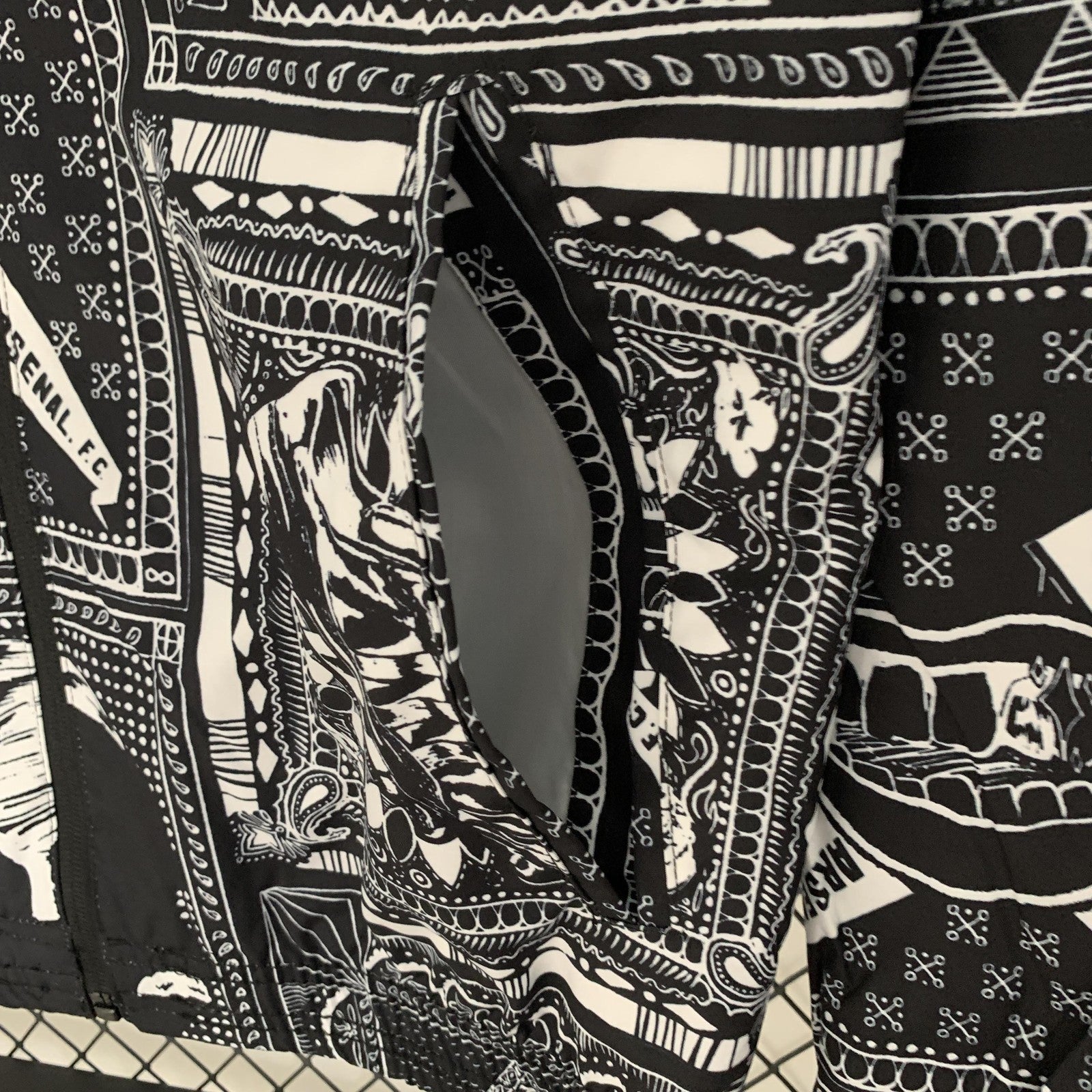 23 24 Arsenal Trench Coat Reversible 2