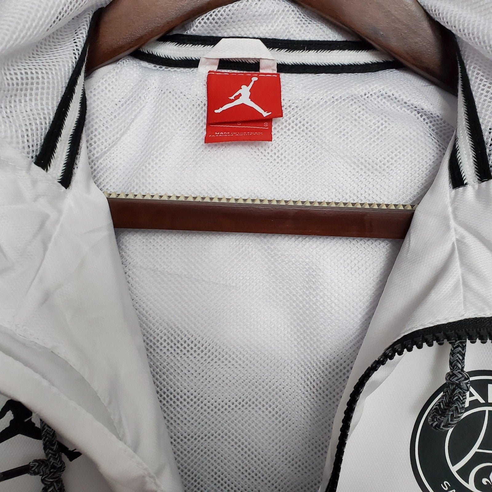 Classic Style Windbreaker Psg Black and White