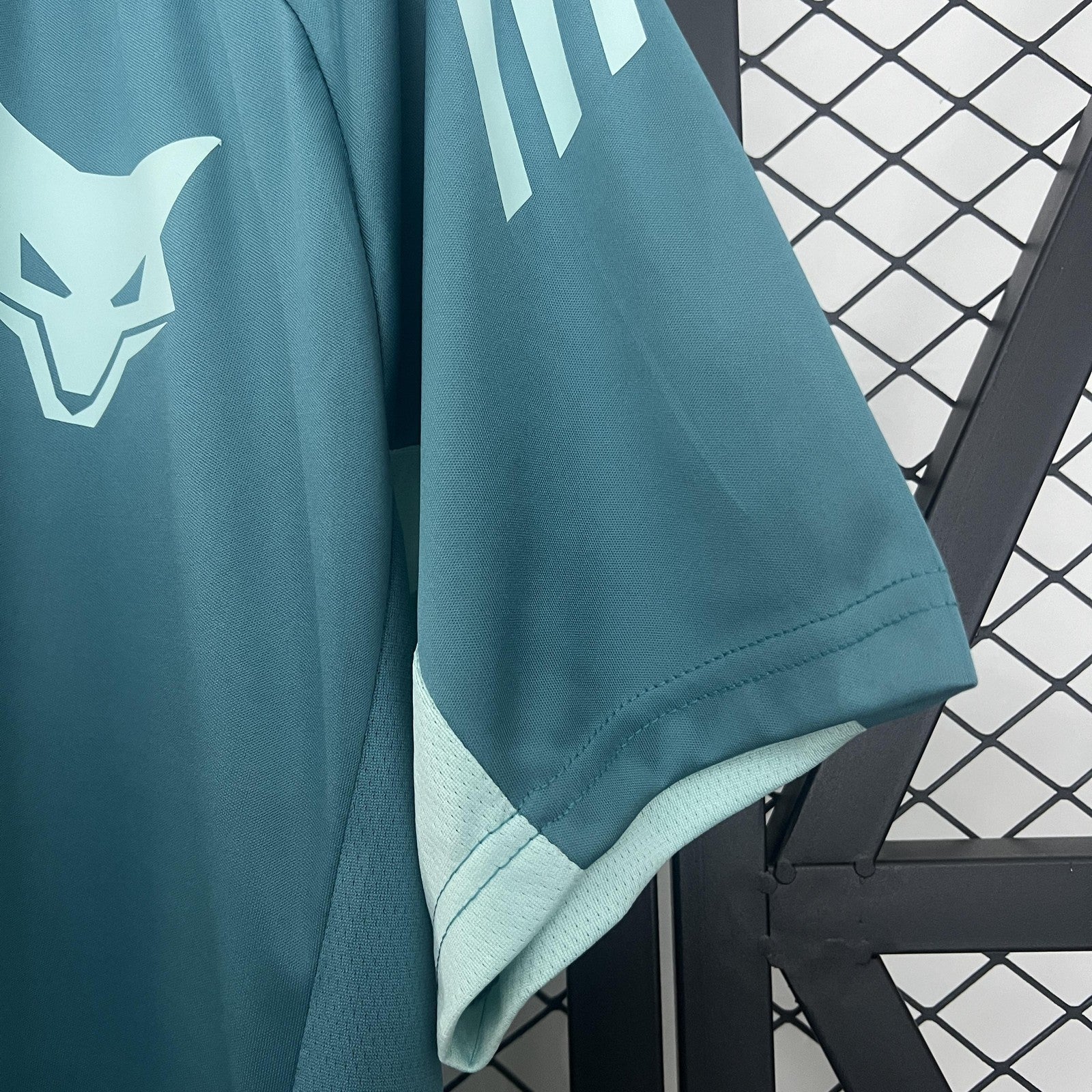 25 26 Cruzeiro Training Suit