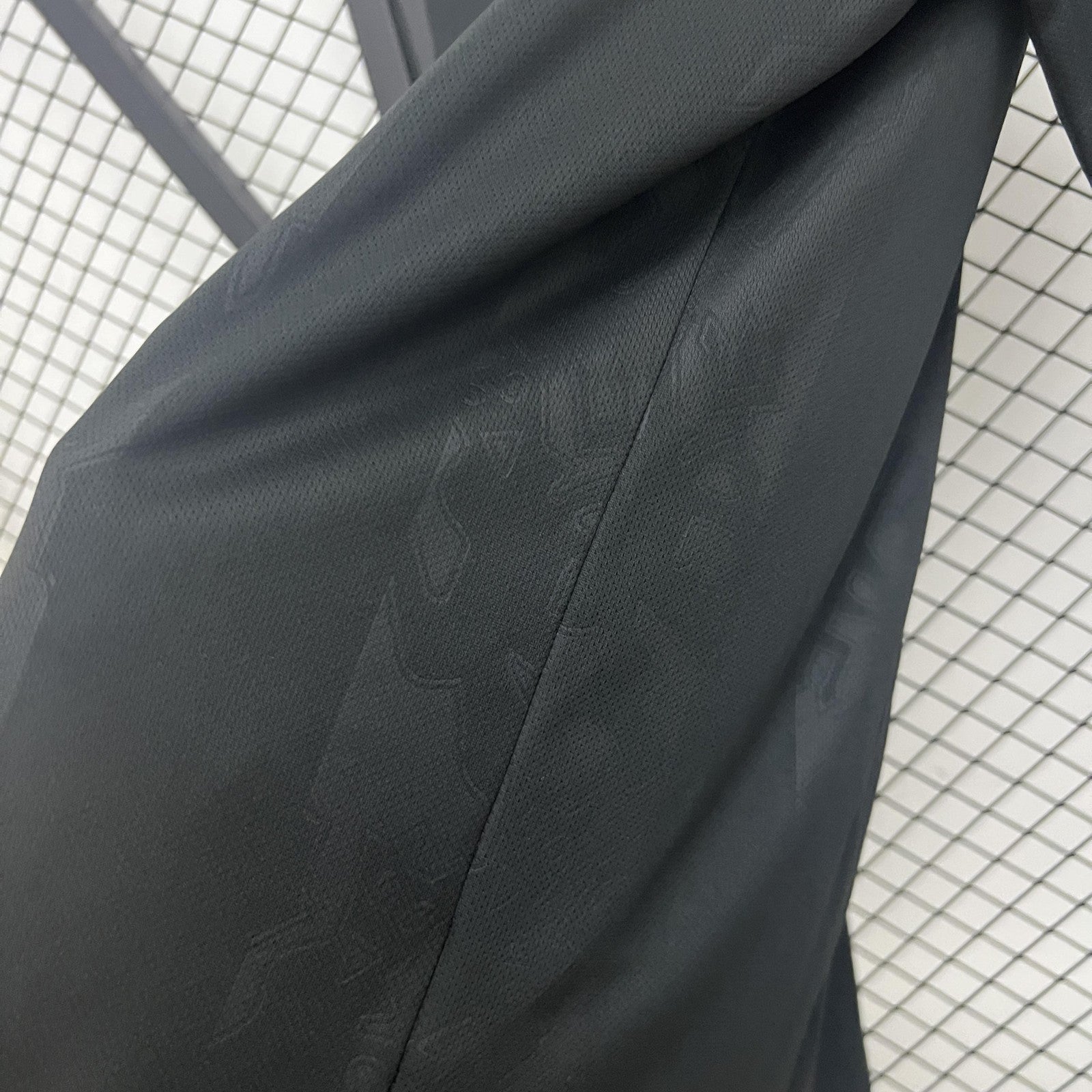 25 26 M U Third Away