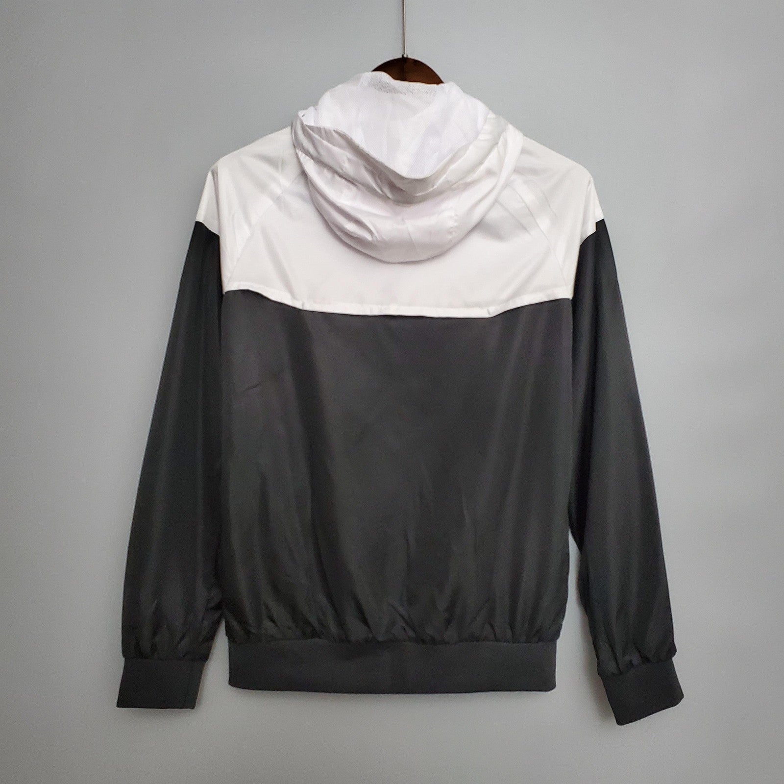 Classic Style Windbreaker Psg Black and White