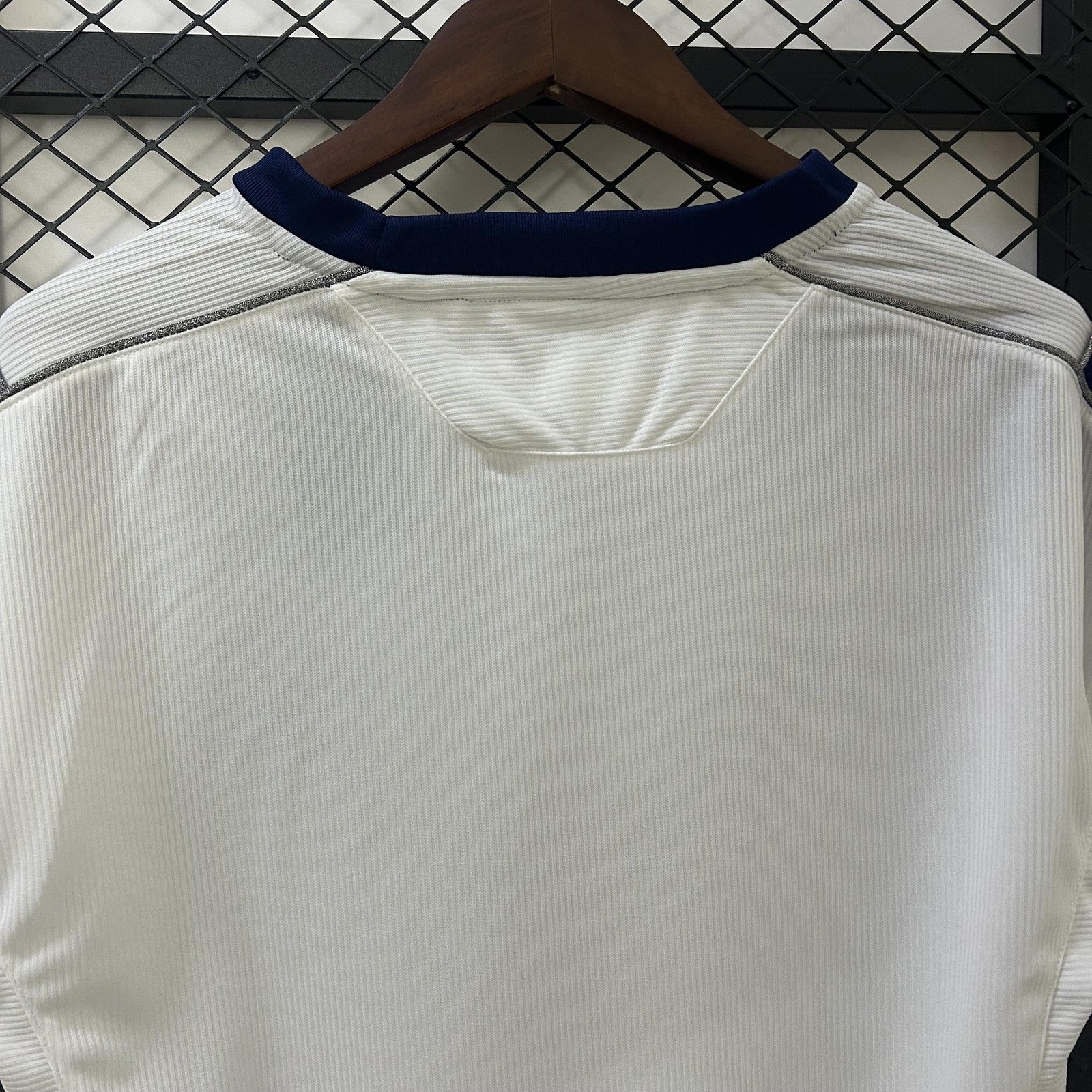 Retro M U 00 01 Away