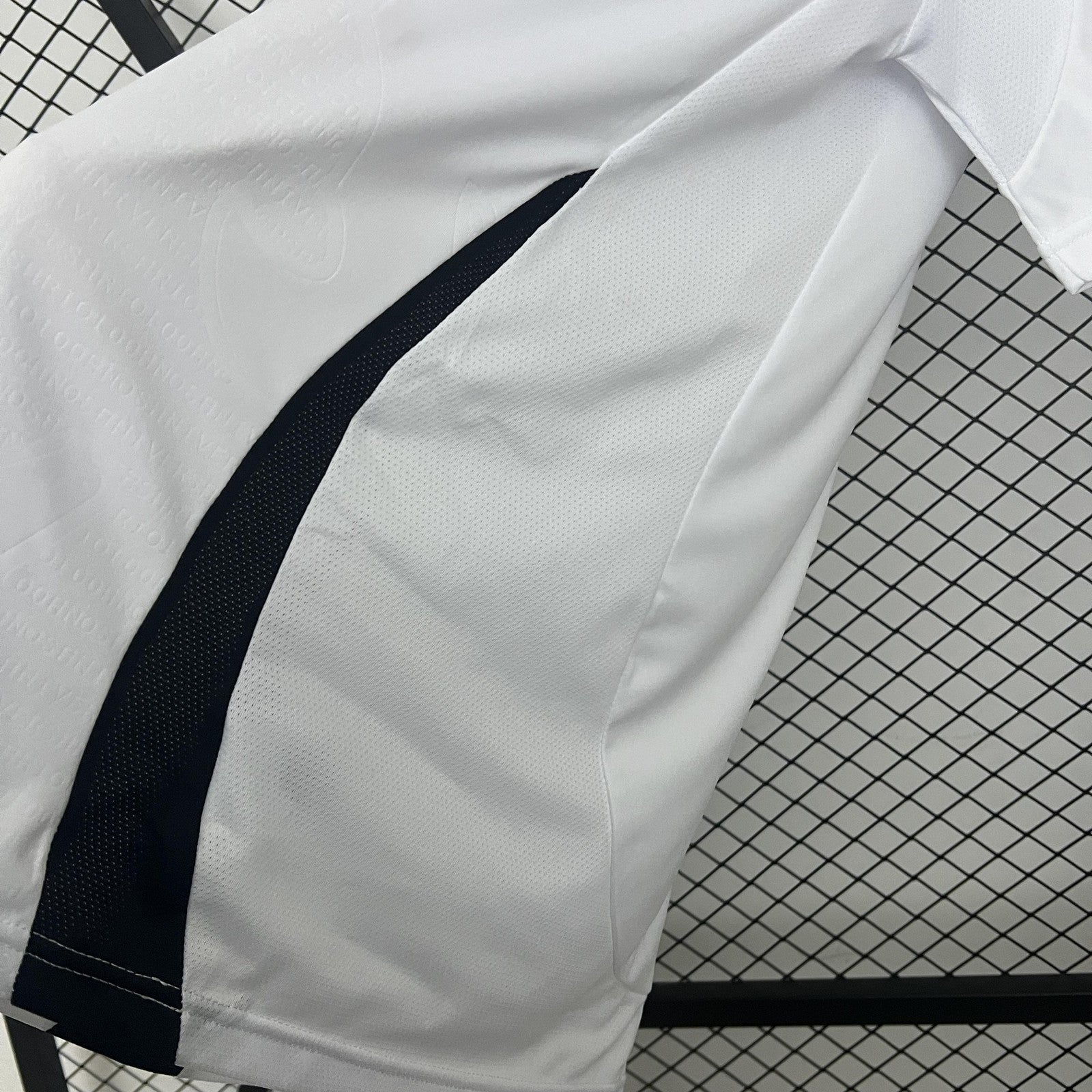 25 26 Colo Colo Home