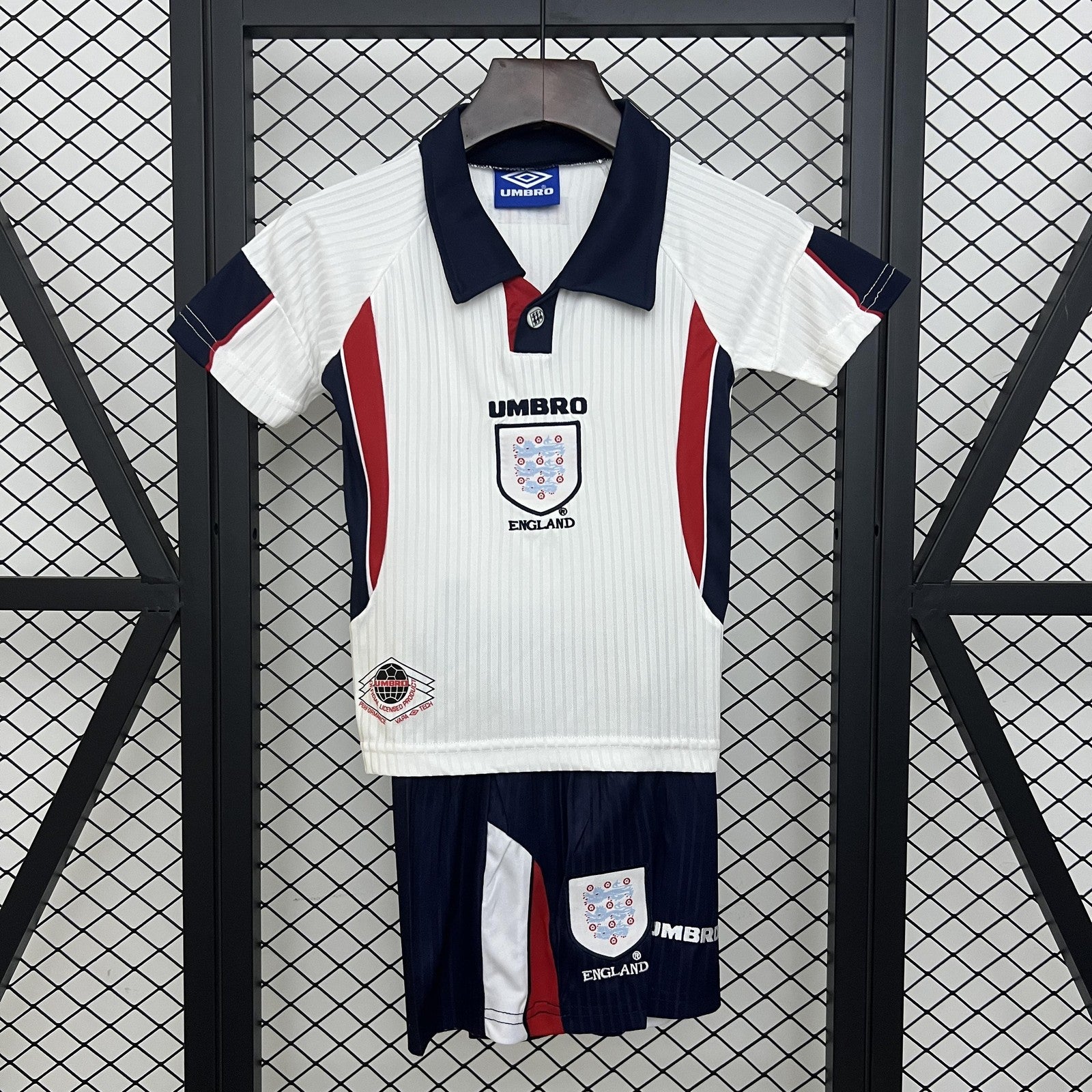 Kids England 1998 Home