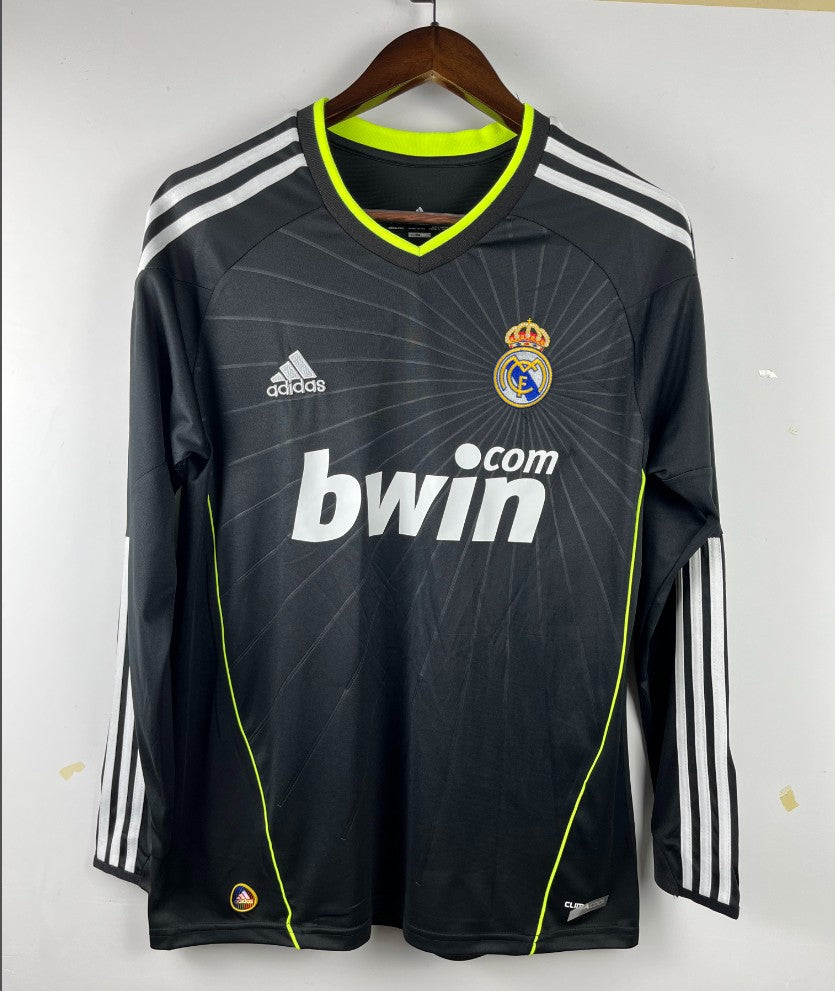 Retro Real Madrid 10 11 Away