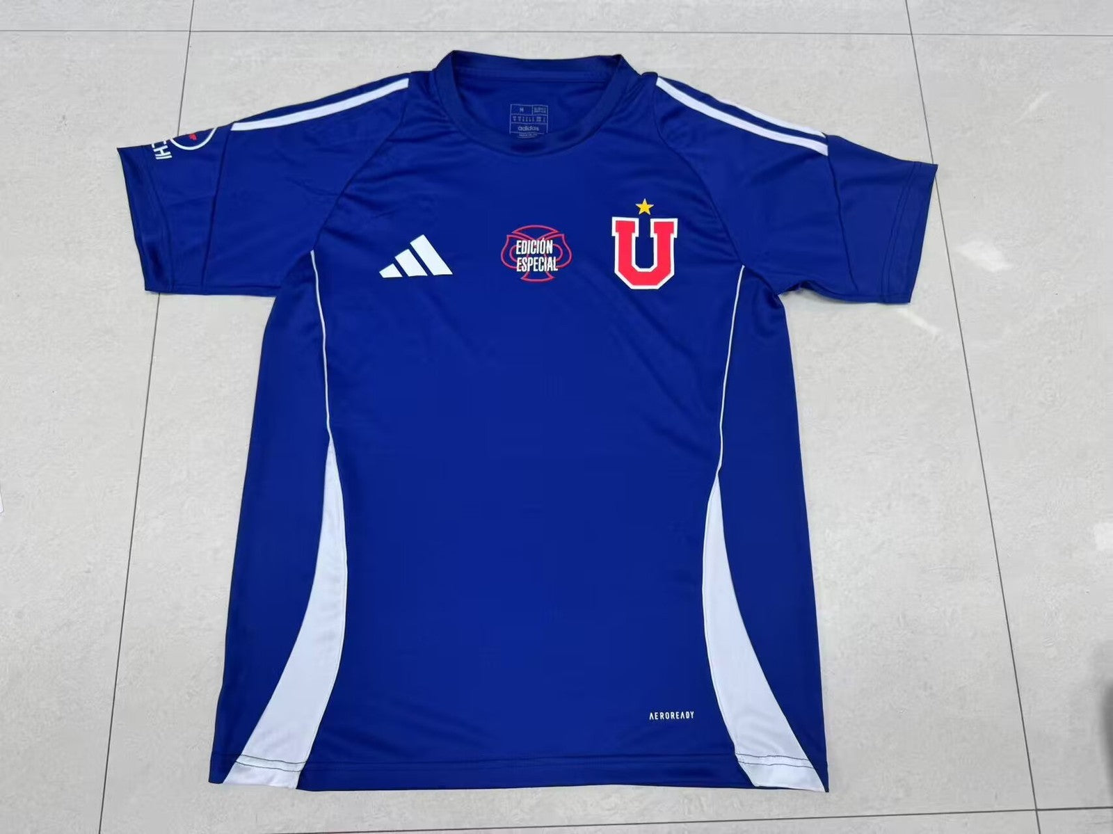 25 26 University of Chile Training Jersey