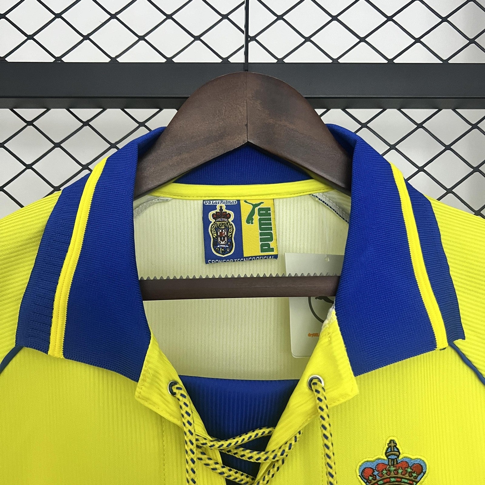 Retro Las Palmas Home