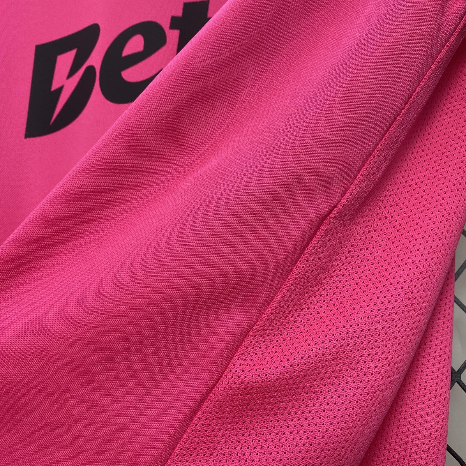 24 25 Lisbon Third Away