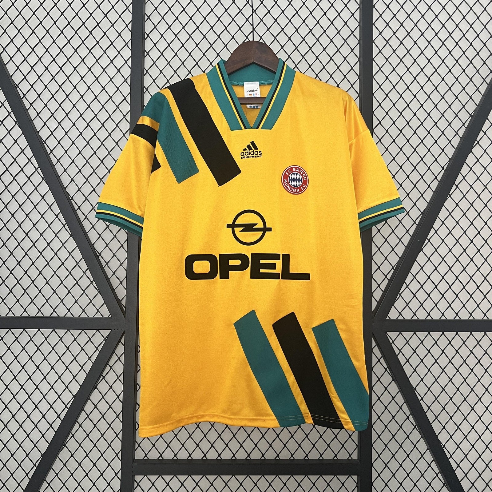 Retro Bayern Munich 93 95 Away