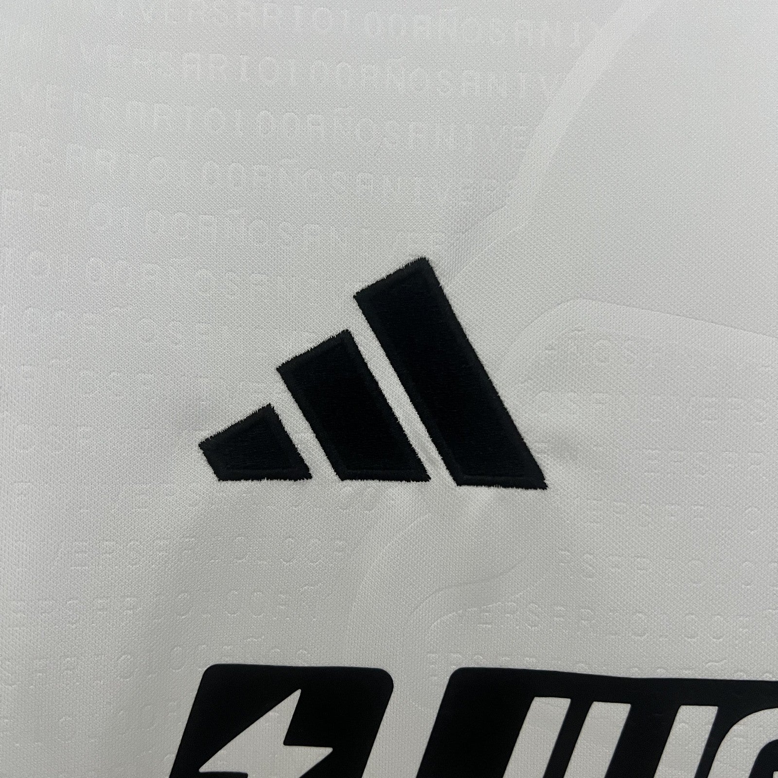 25 26 Colo Colo Home 2