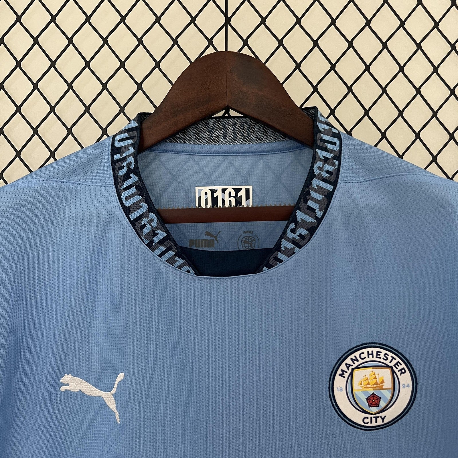 24 25 Manchester City Home
