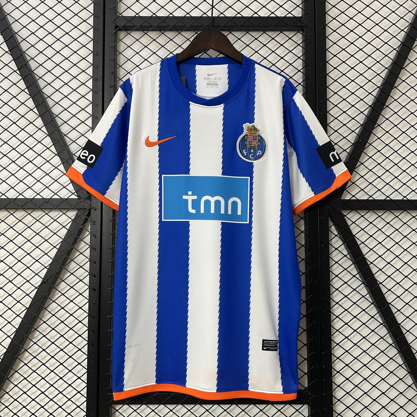 Retro Porto 10 11 Home