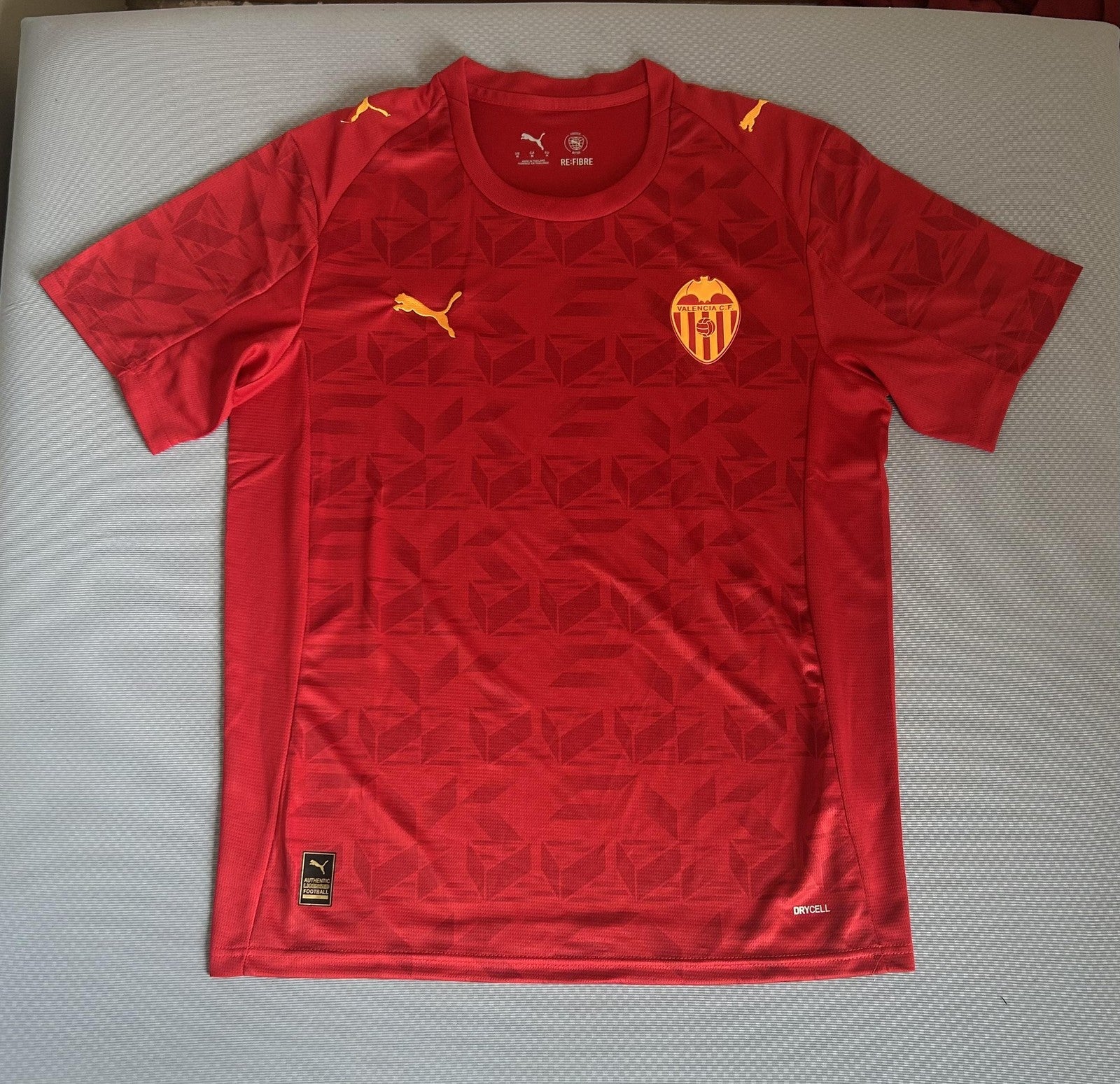 25 26 Valencia Away
