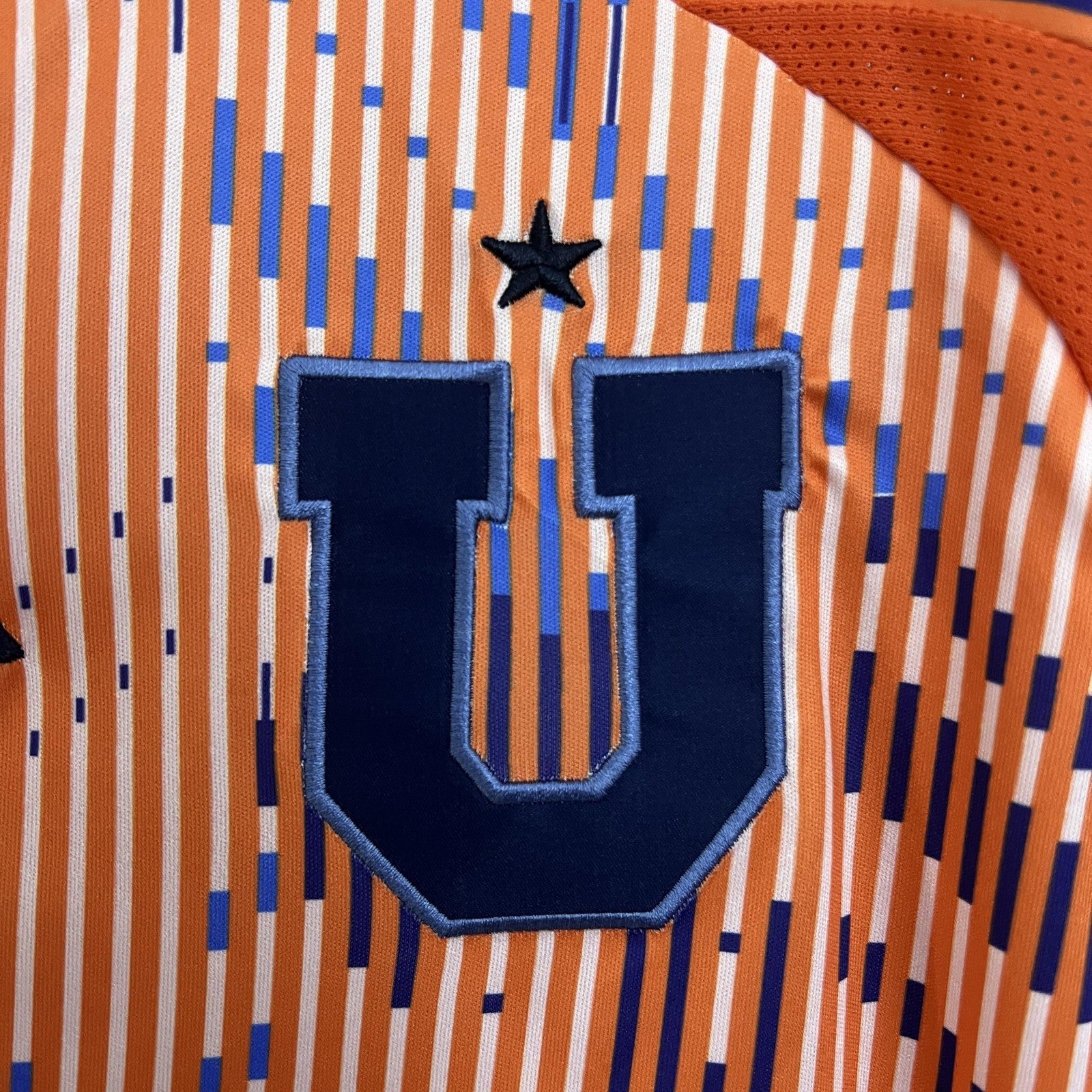 25 26 University of Chile Away