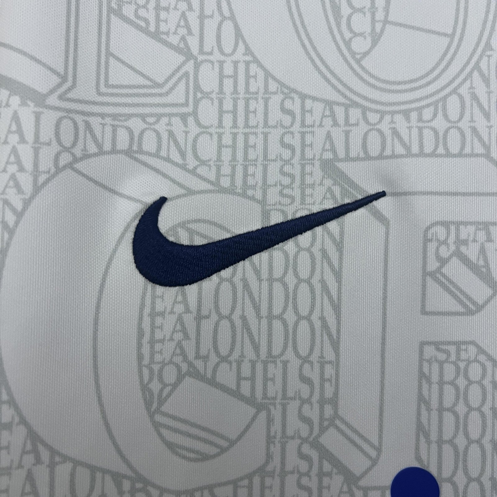 25 26 Chelsea Training Suit