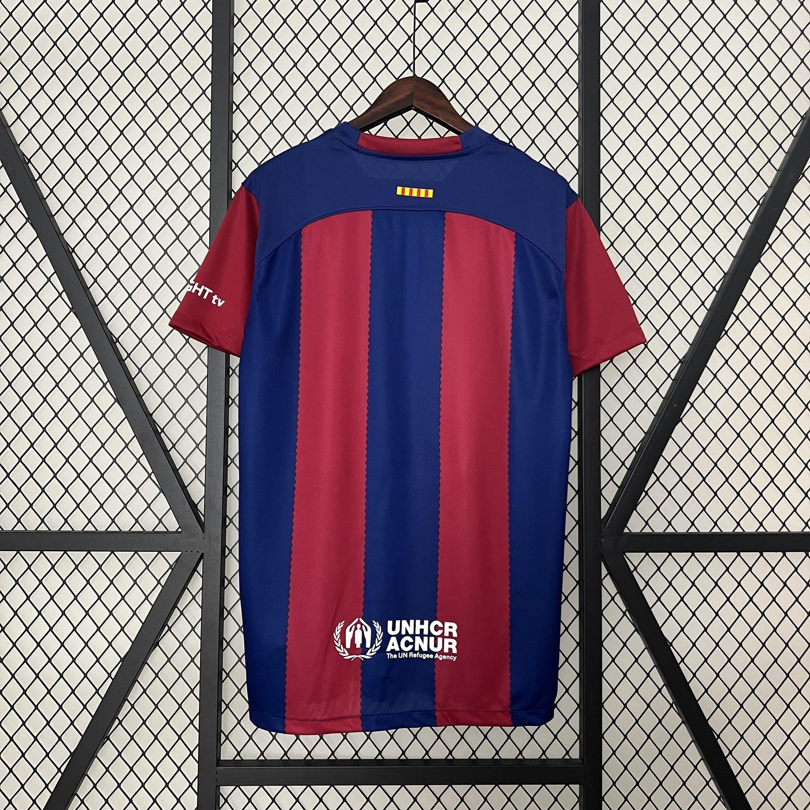 24 25 Barcelona Home