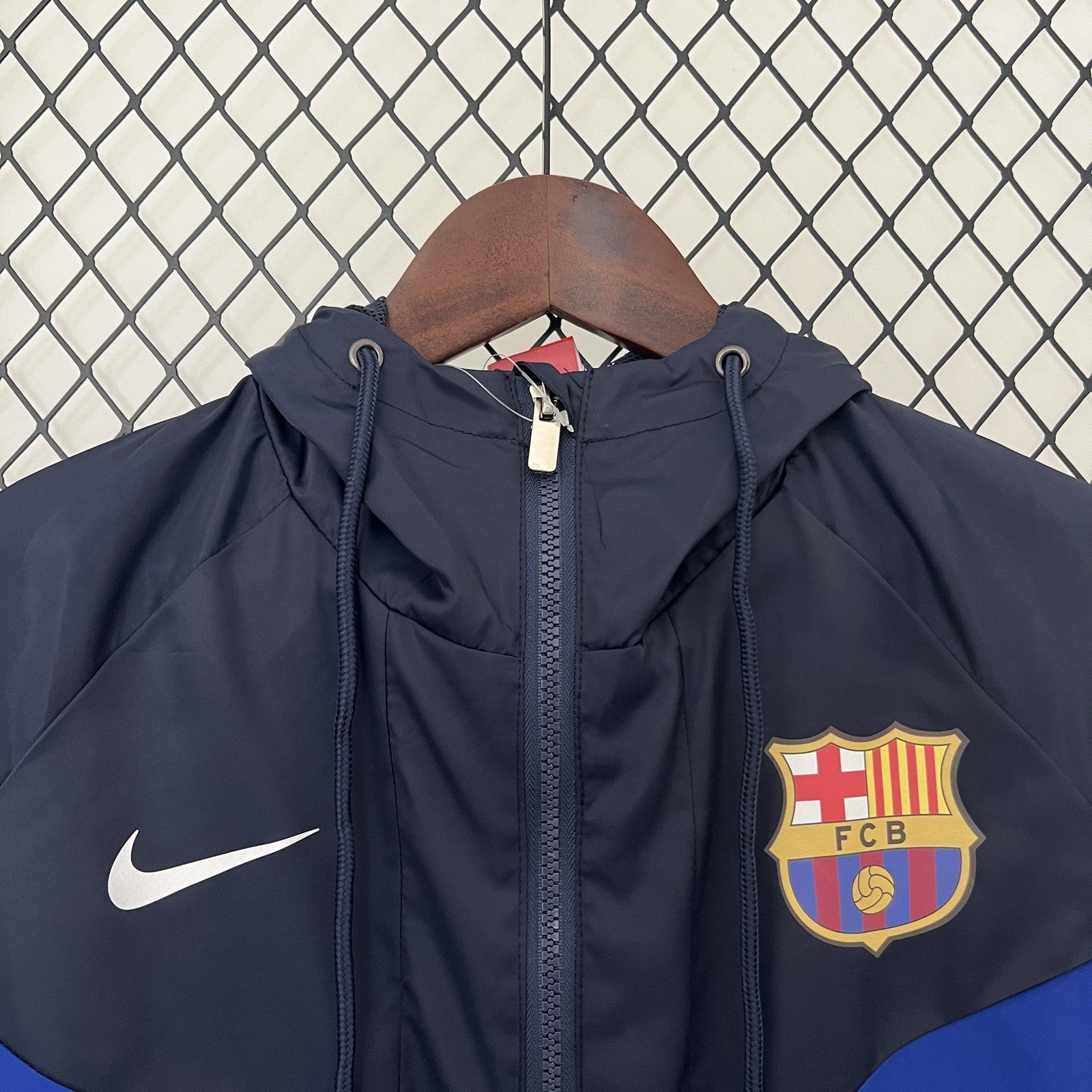 24 25 Barcelona Windbreaker White