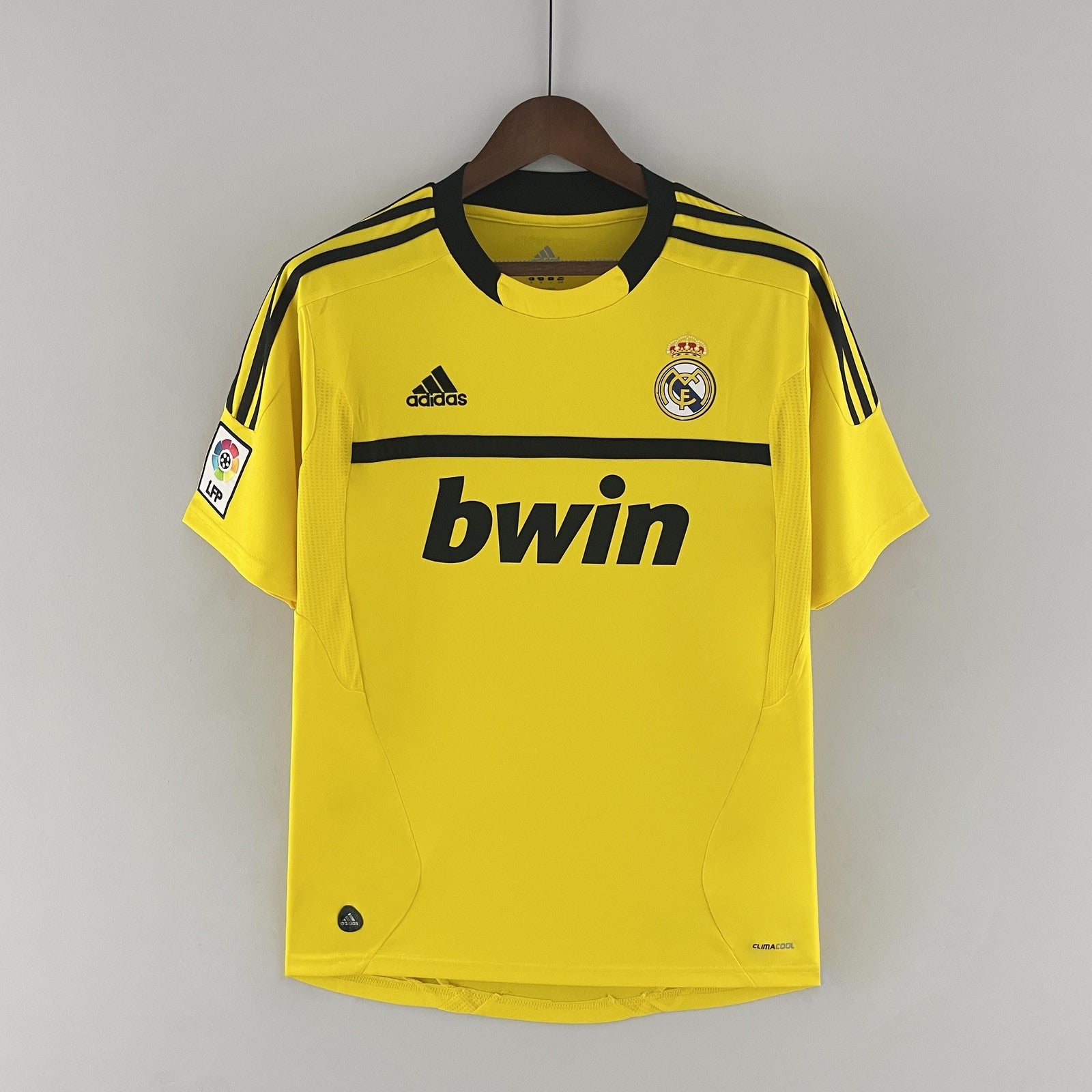Retro Real Madrid Goalkeeper Yellow
