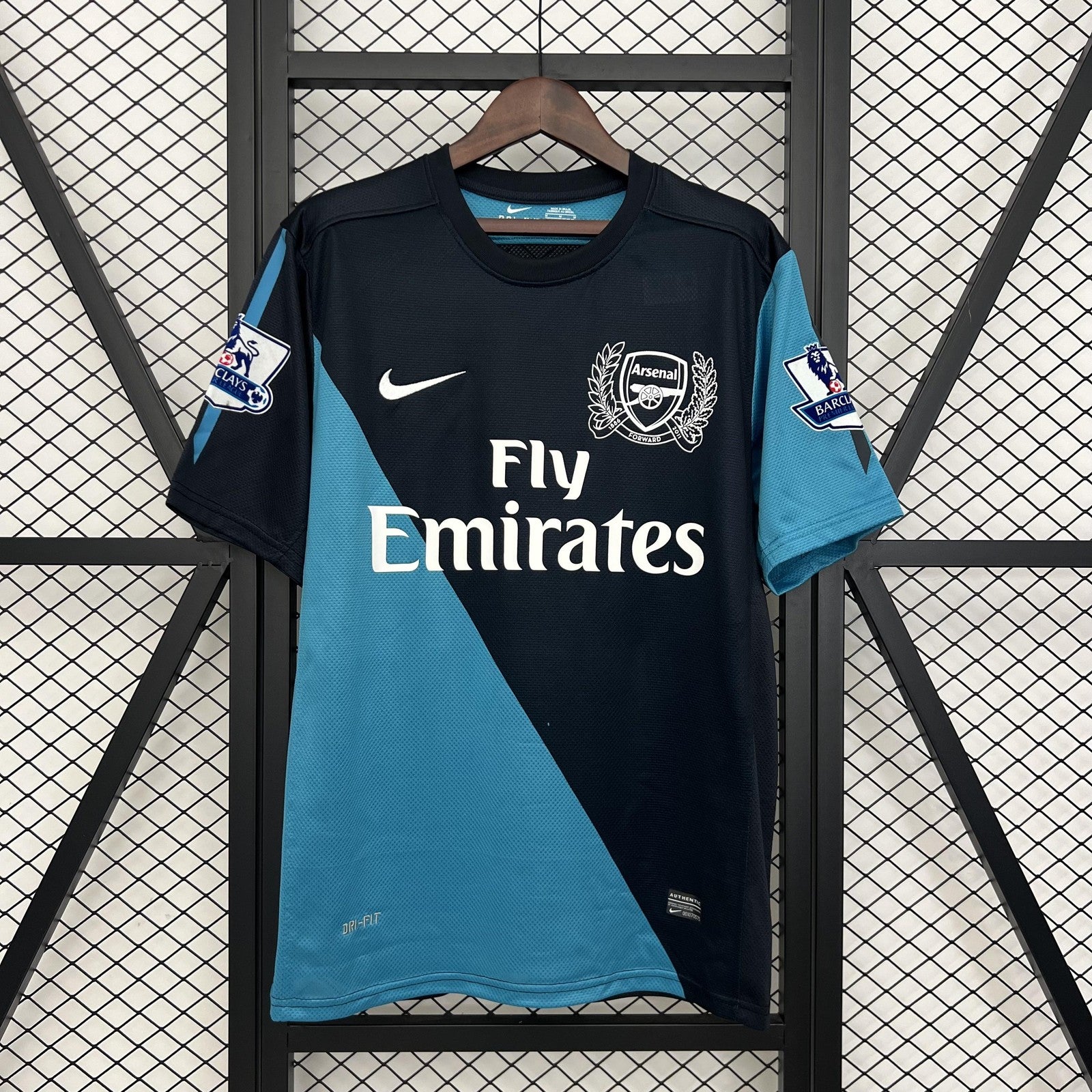 Retro Arsenal 11 12 Away