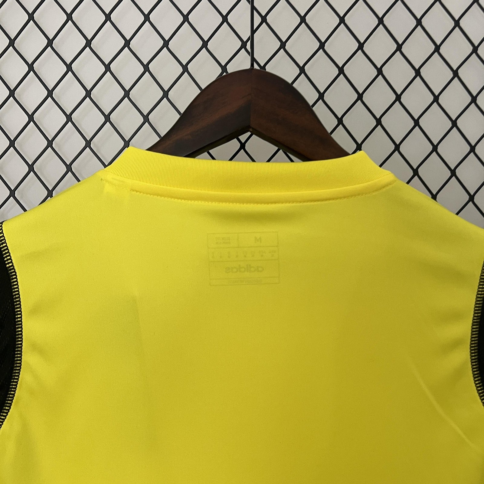24 25 Vest Flamenco Training Wear Yellow