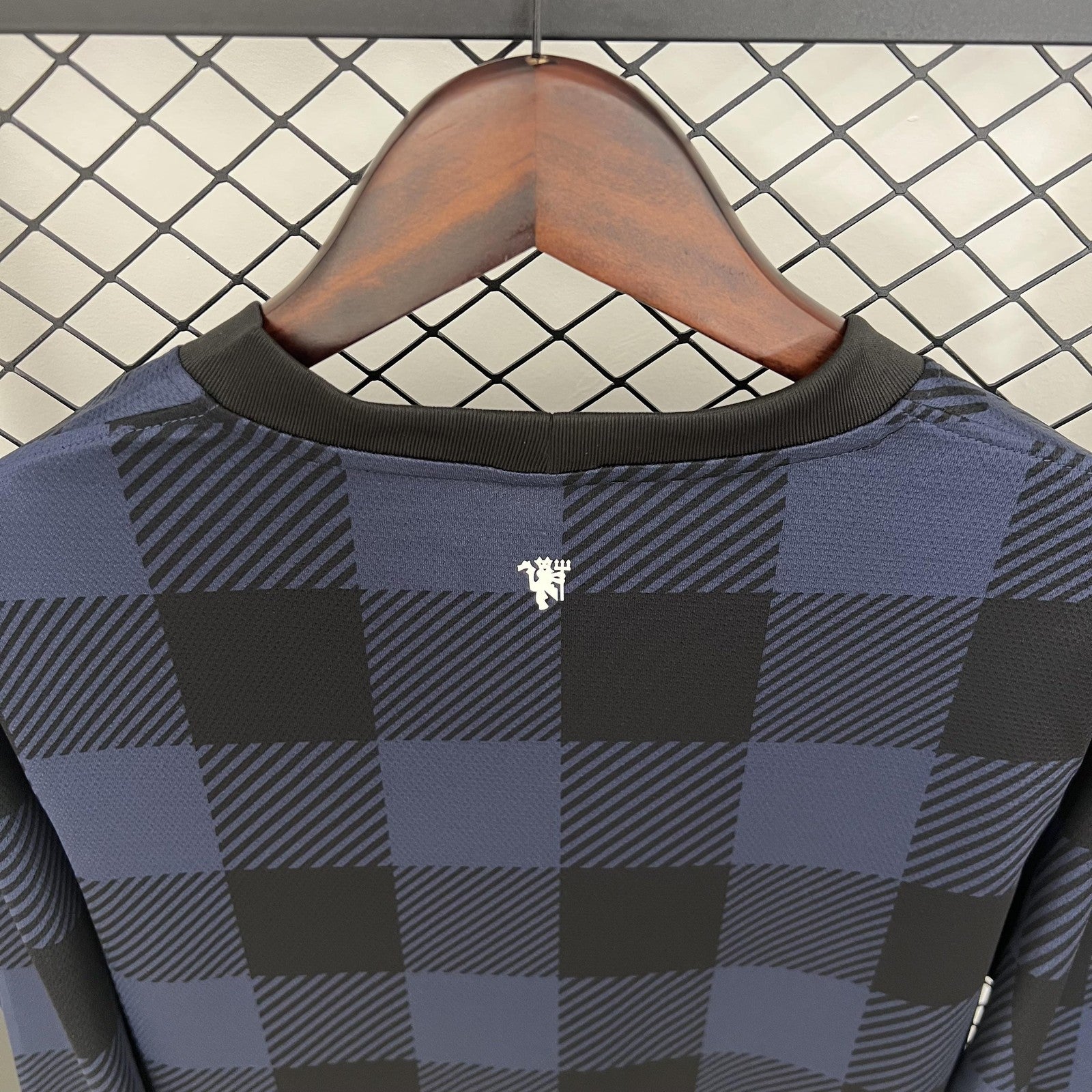 Retro Long Sleeve M U Black