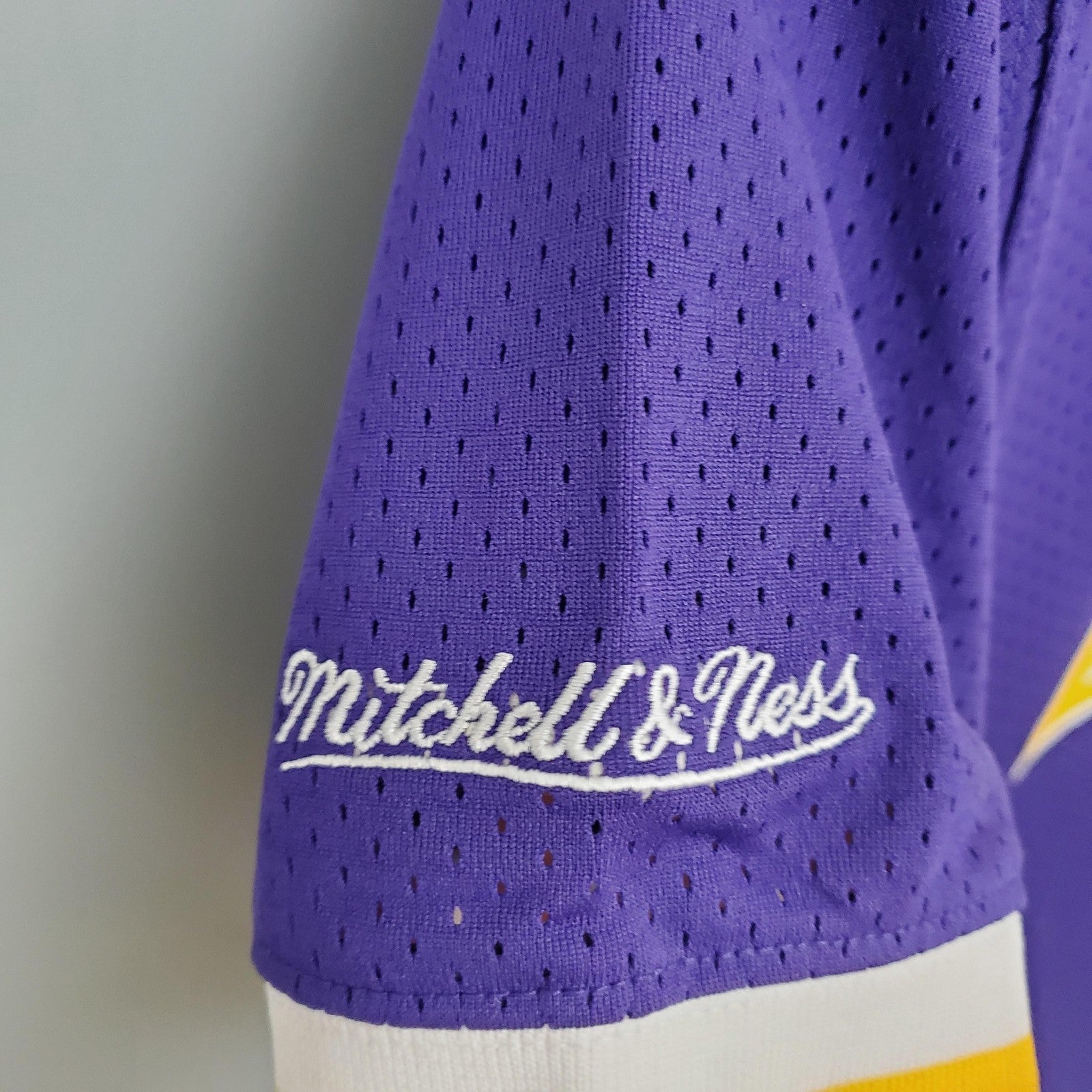 Mitchellness Lakers Purple No 8 Bryant Retro Mesh Short Sleeve