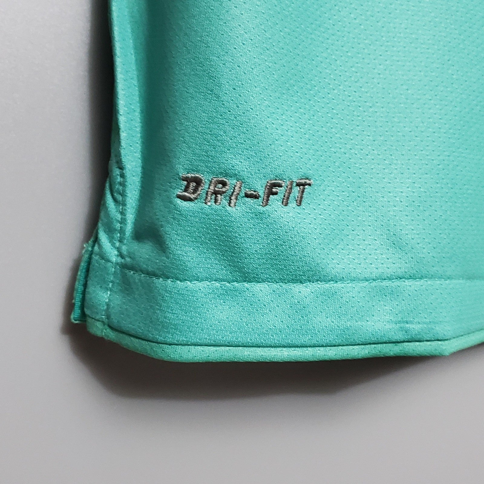 Retro Barcelona 10 11 Away