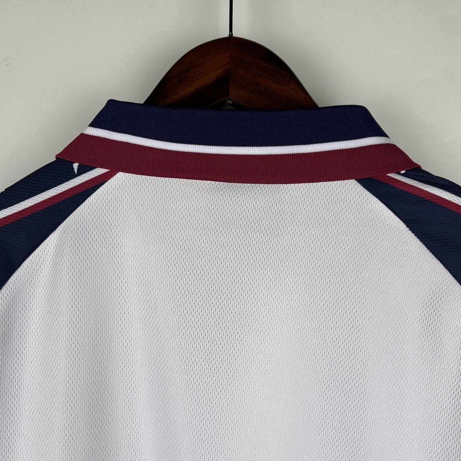 Retro Manchester City 97 98 Away