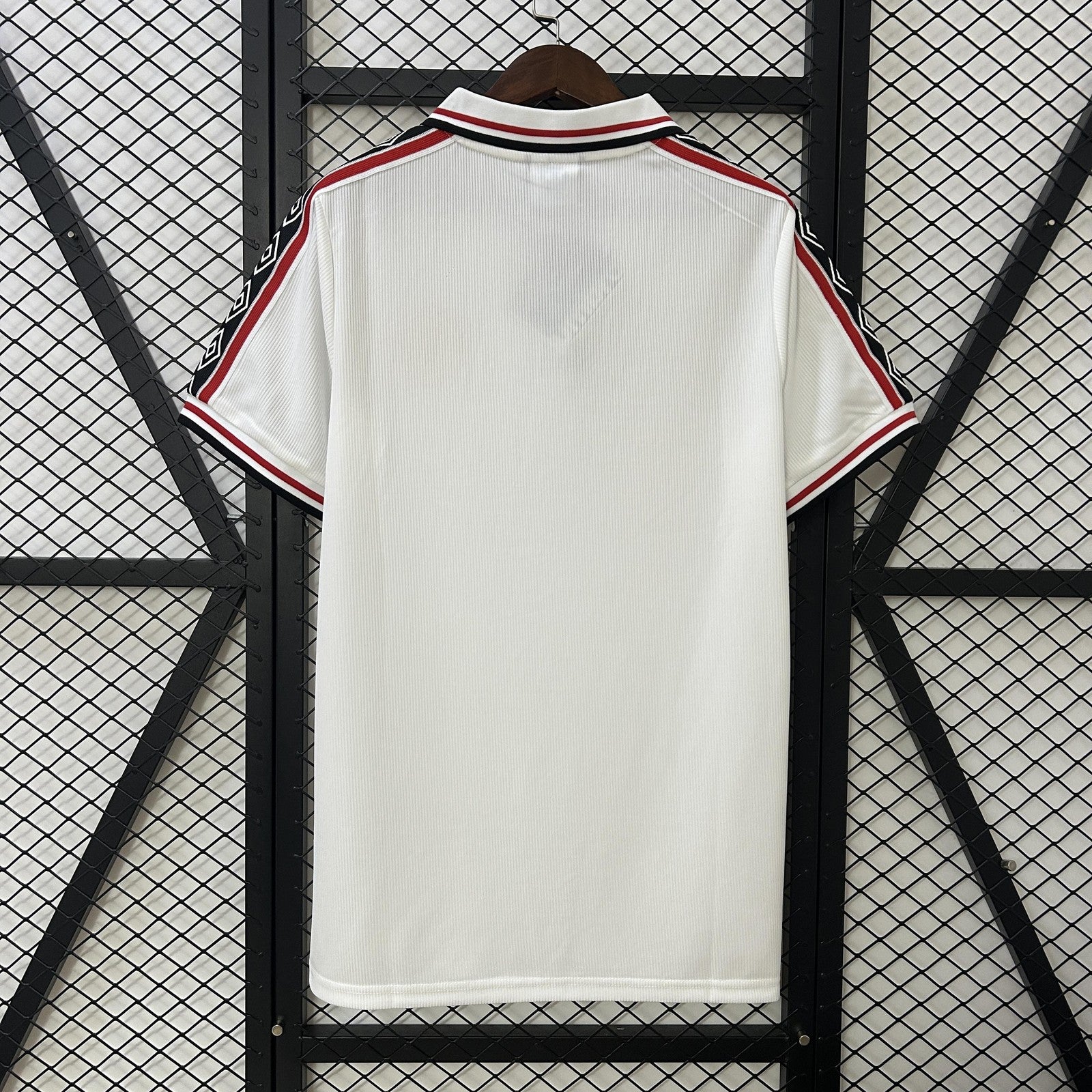 Retro M U Commemorative Edition