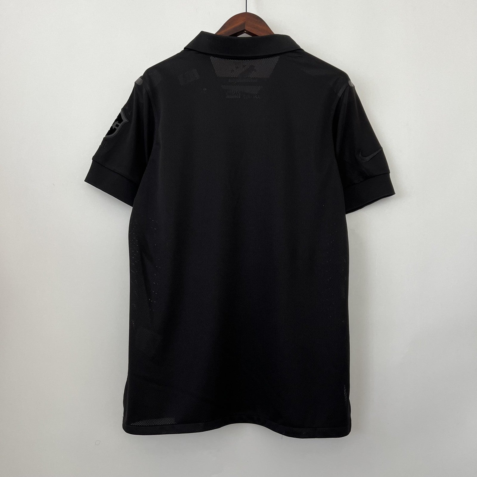 Retro Brazilian Black