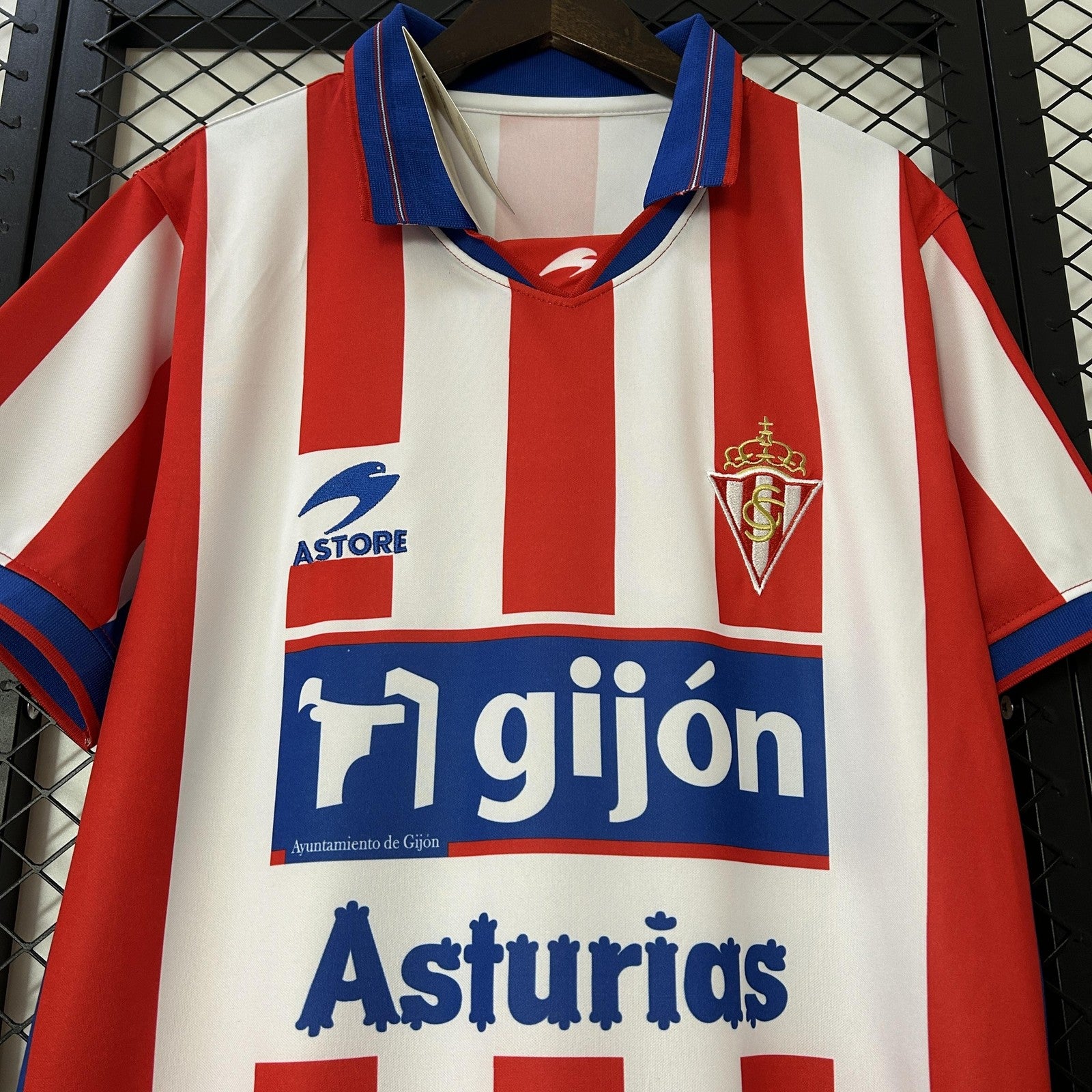 Retro Sporting Gijon 01 02 Home