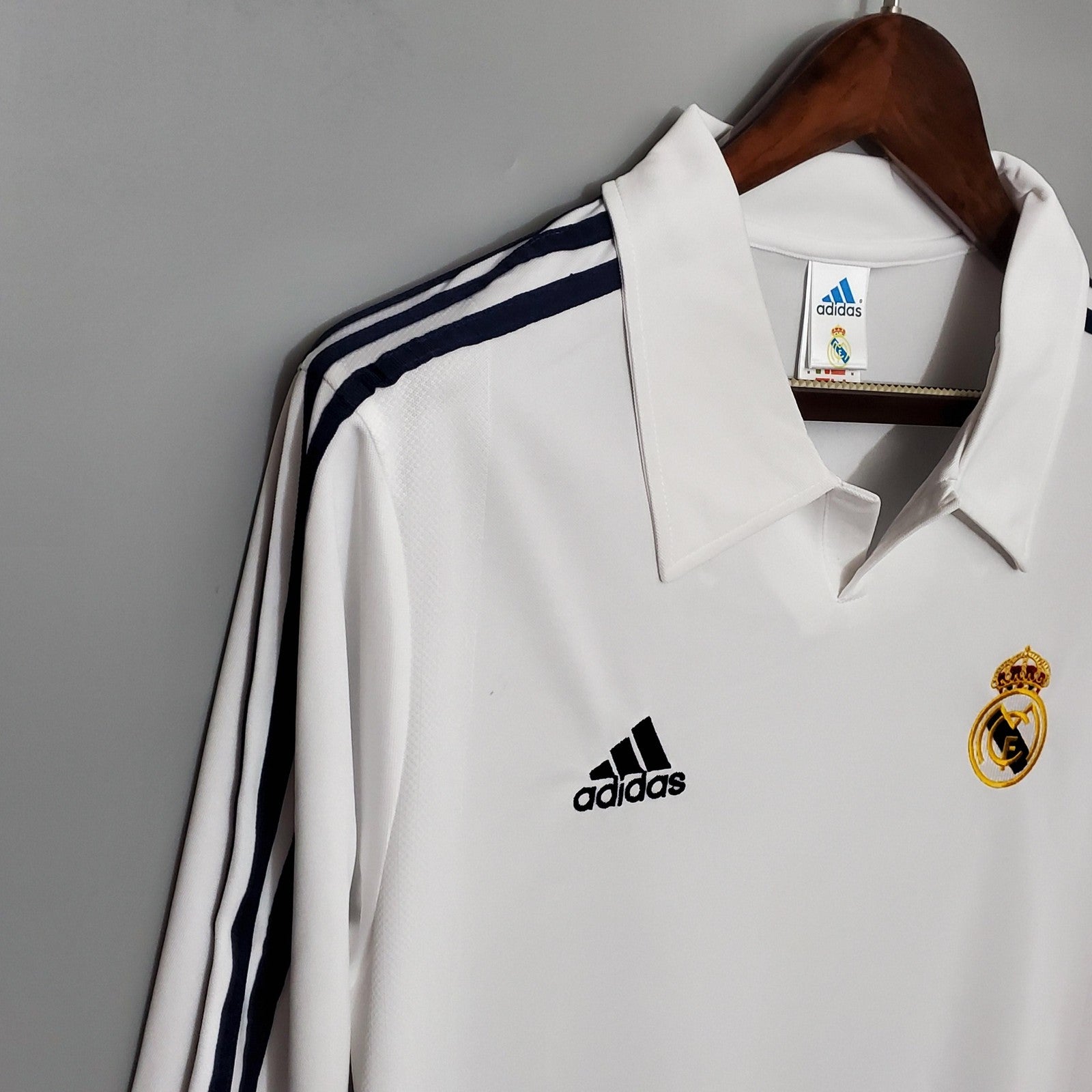 Retro Long Sleeved 2002 Real Madrid Home