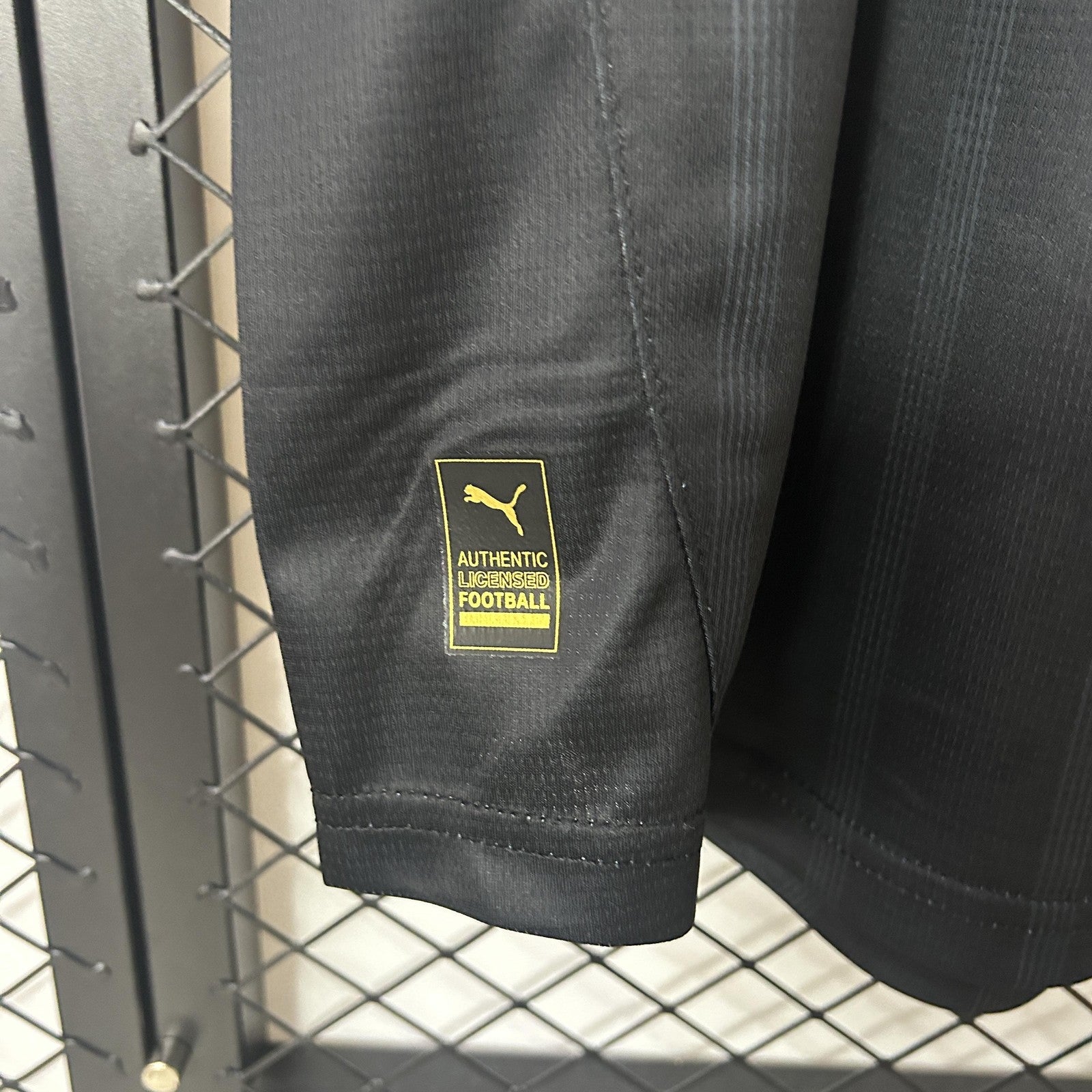 24 25 Monterey Third Away